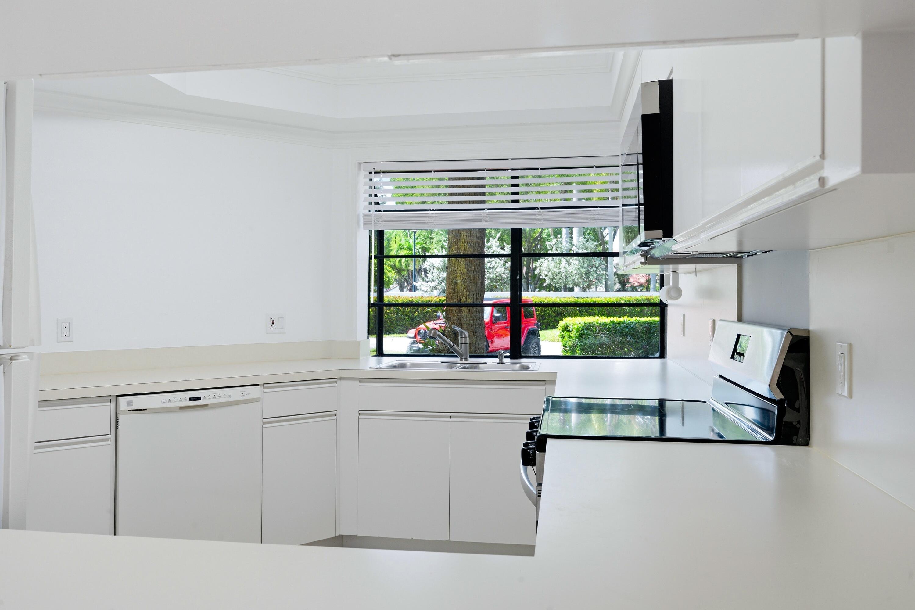 LAKES CONDO - Residential Lease