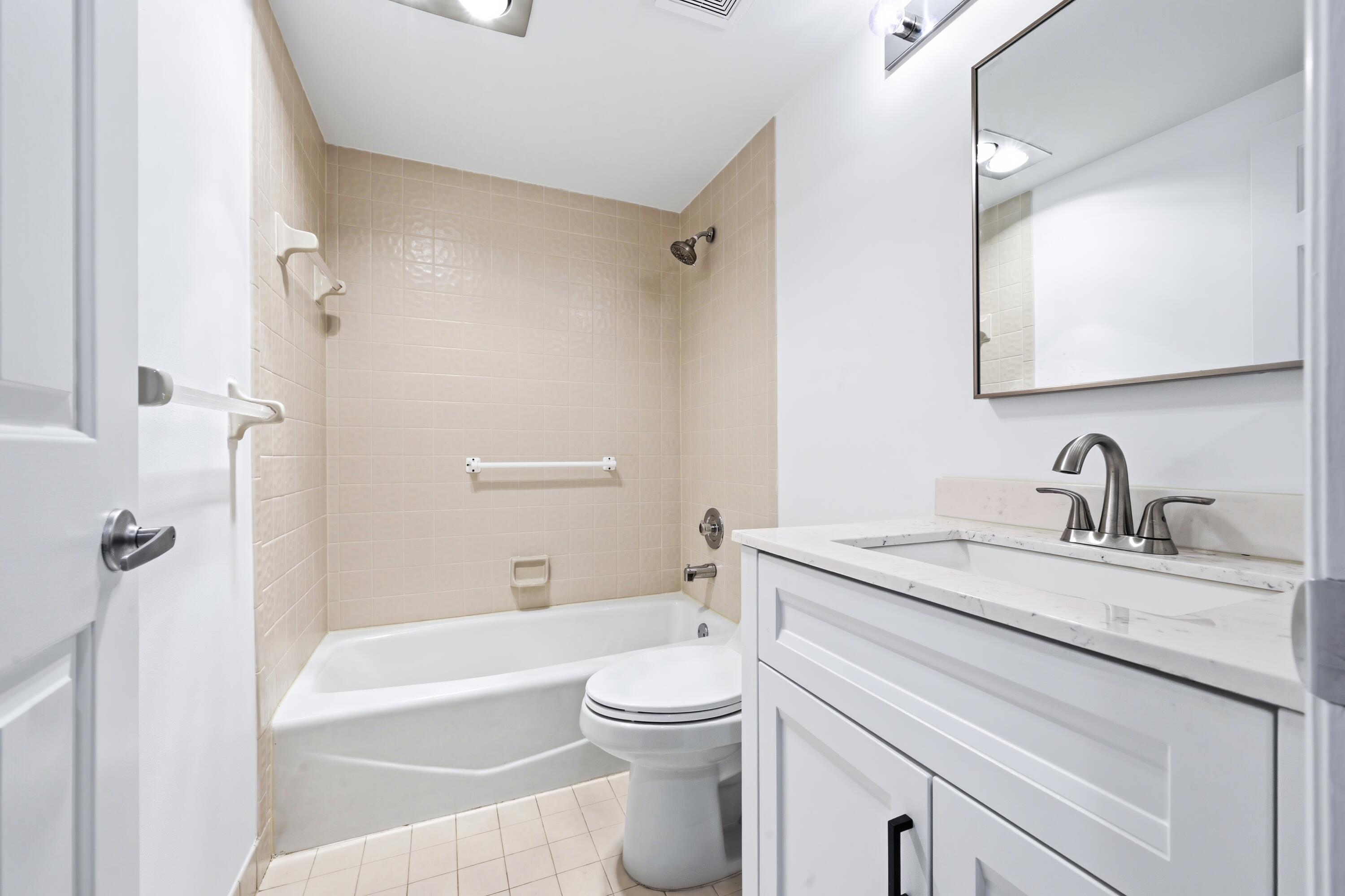 LAKES CONDO - Residential Lease