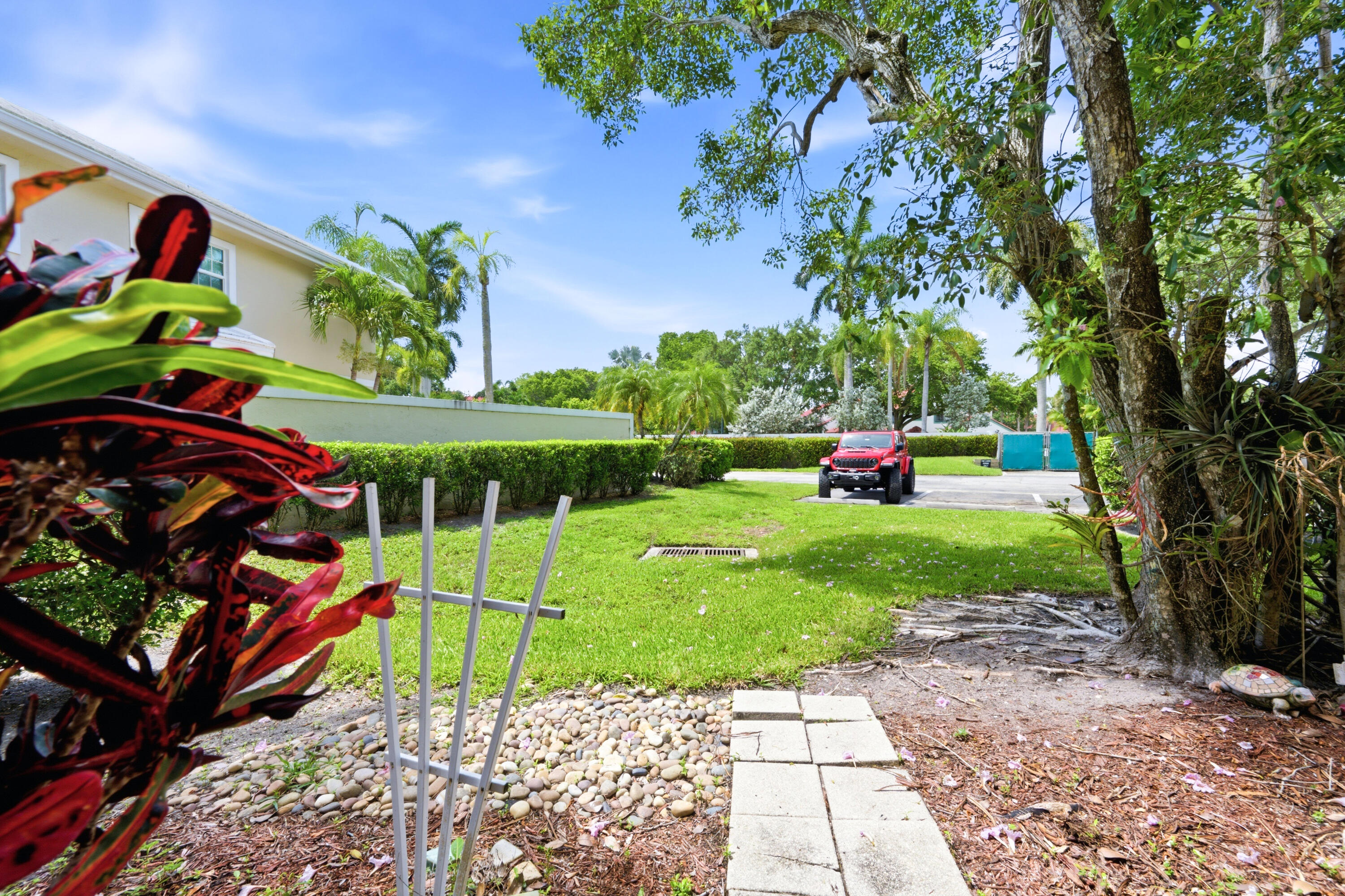LAKES CONDO - Residential Lease