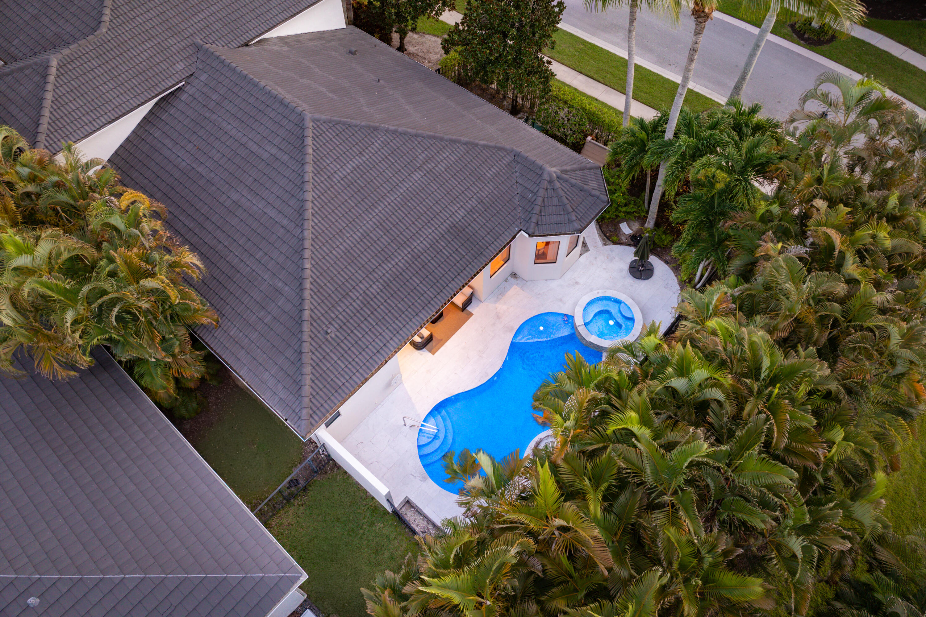MIZNER COUNTRY CLUB - Residential