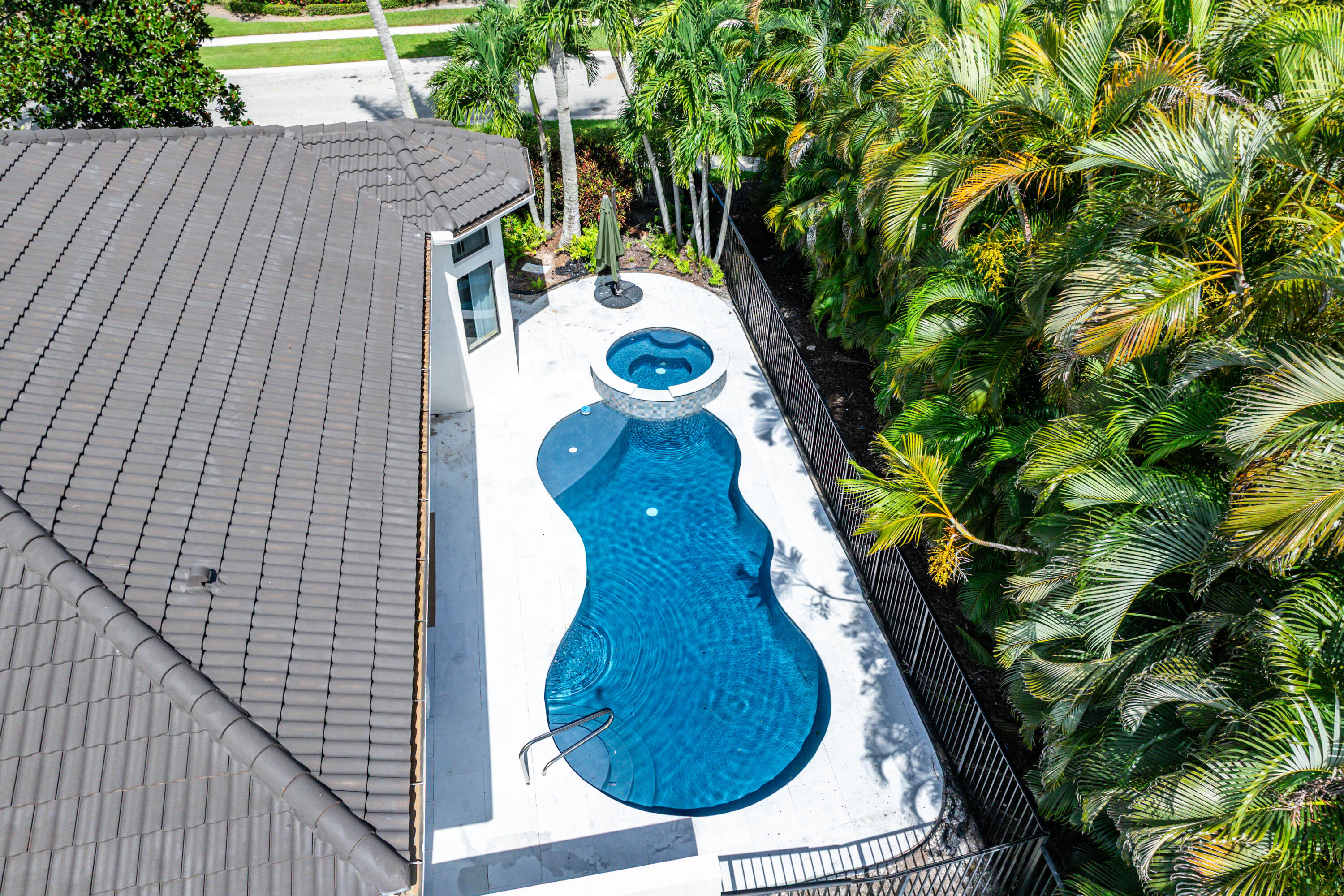 MIZNER COUNTRY CLUB - Residential
