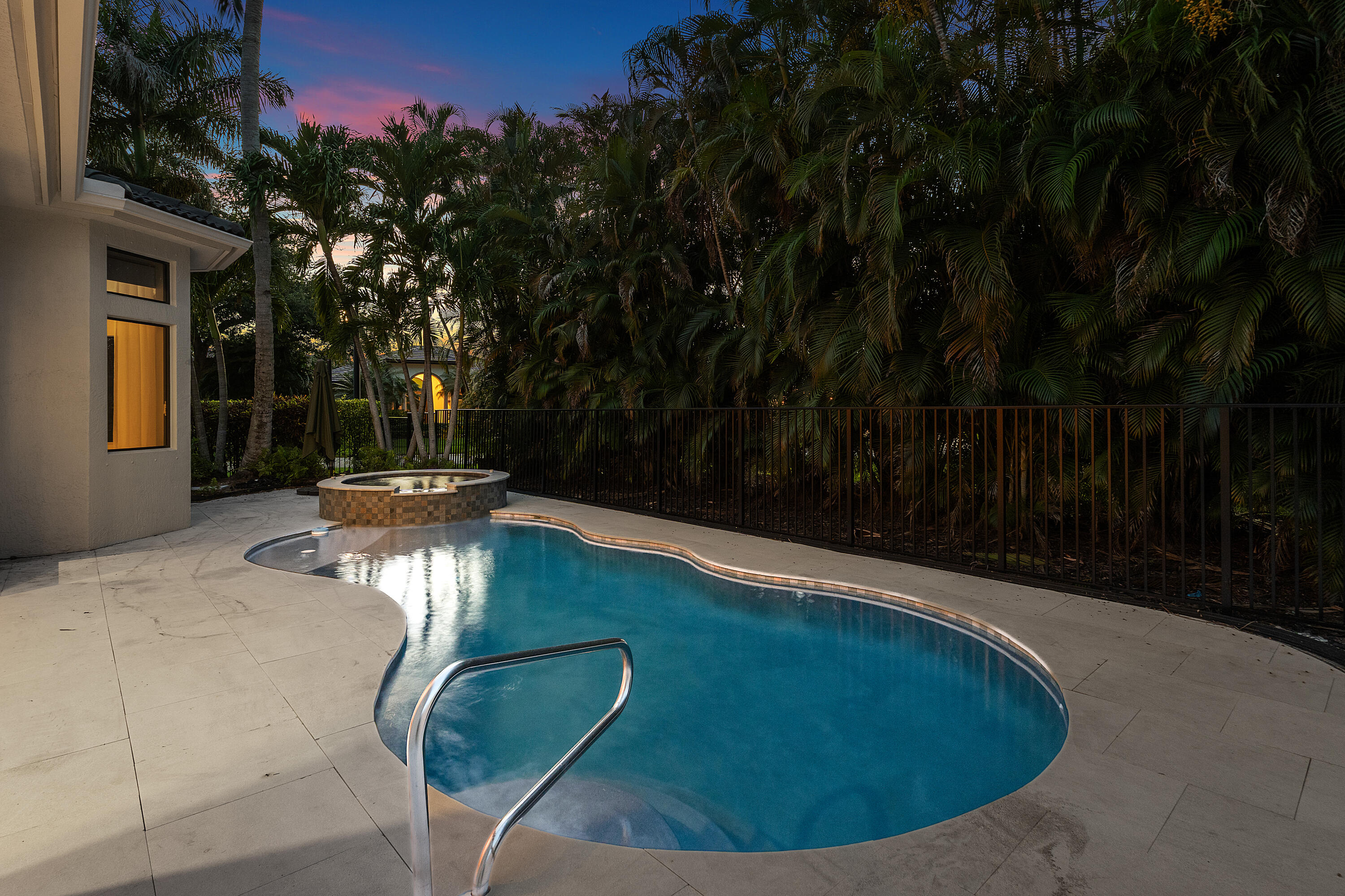 MIZNER COUNTRY CLUB - Residential