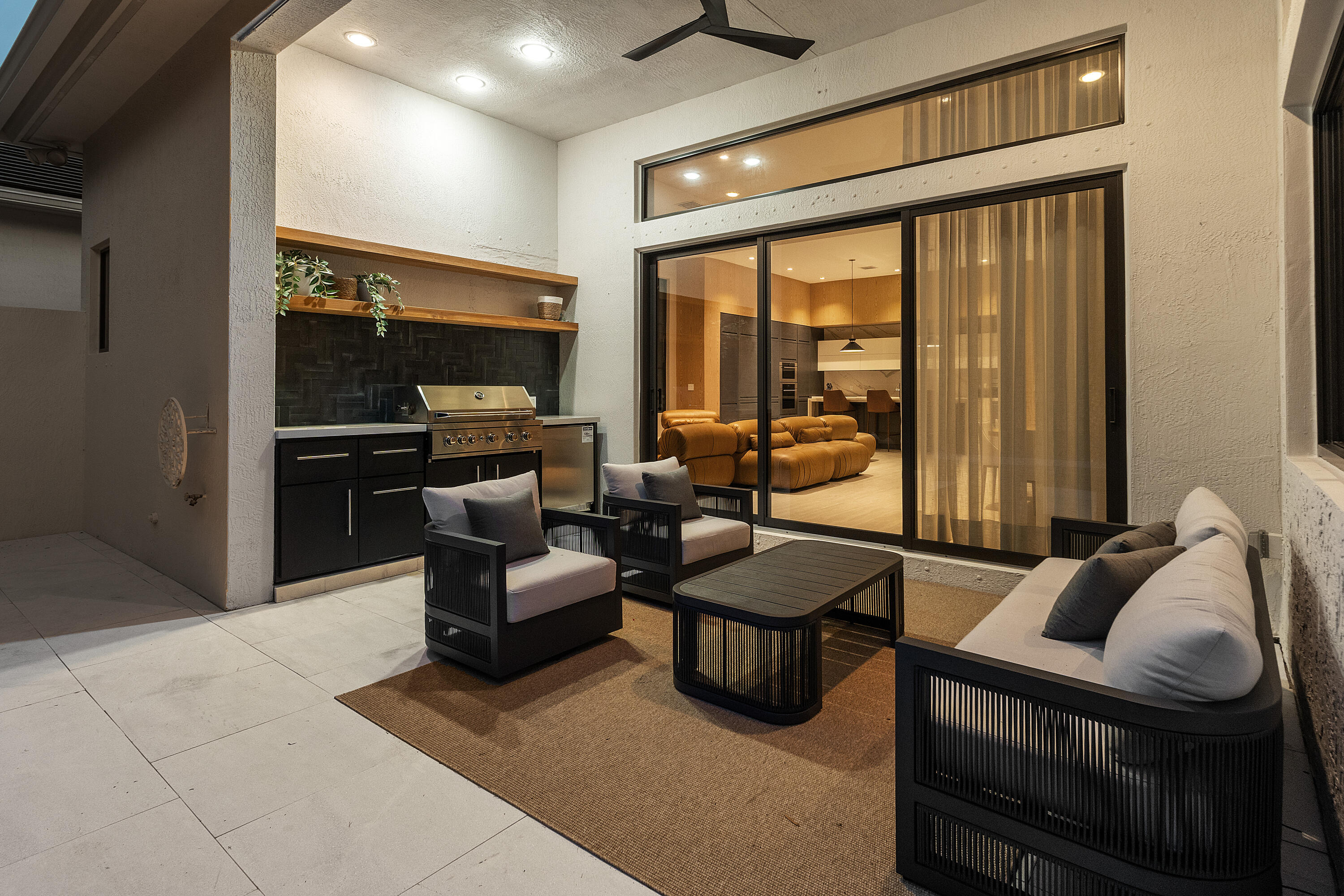 MIZNER COUNTRY CLUB - Residential