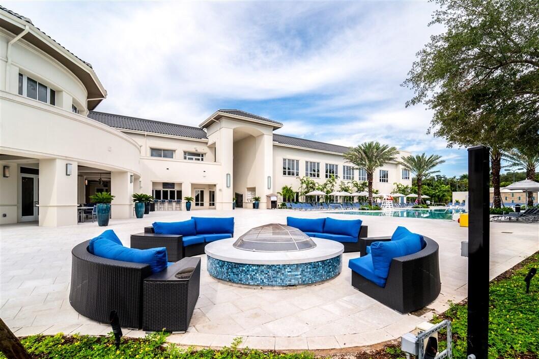 MIZNER COUNTRY CLUB - Residential