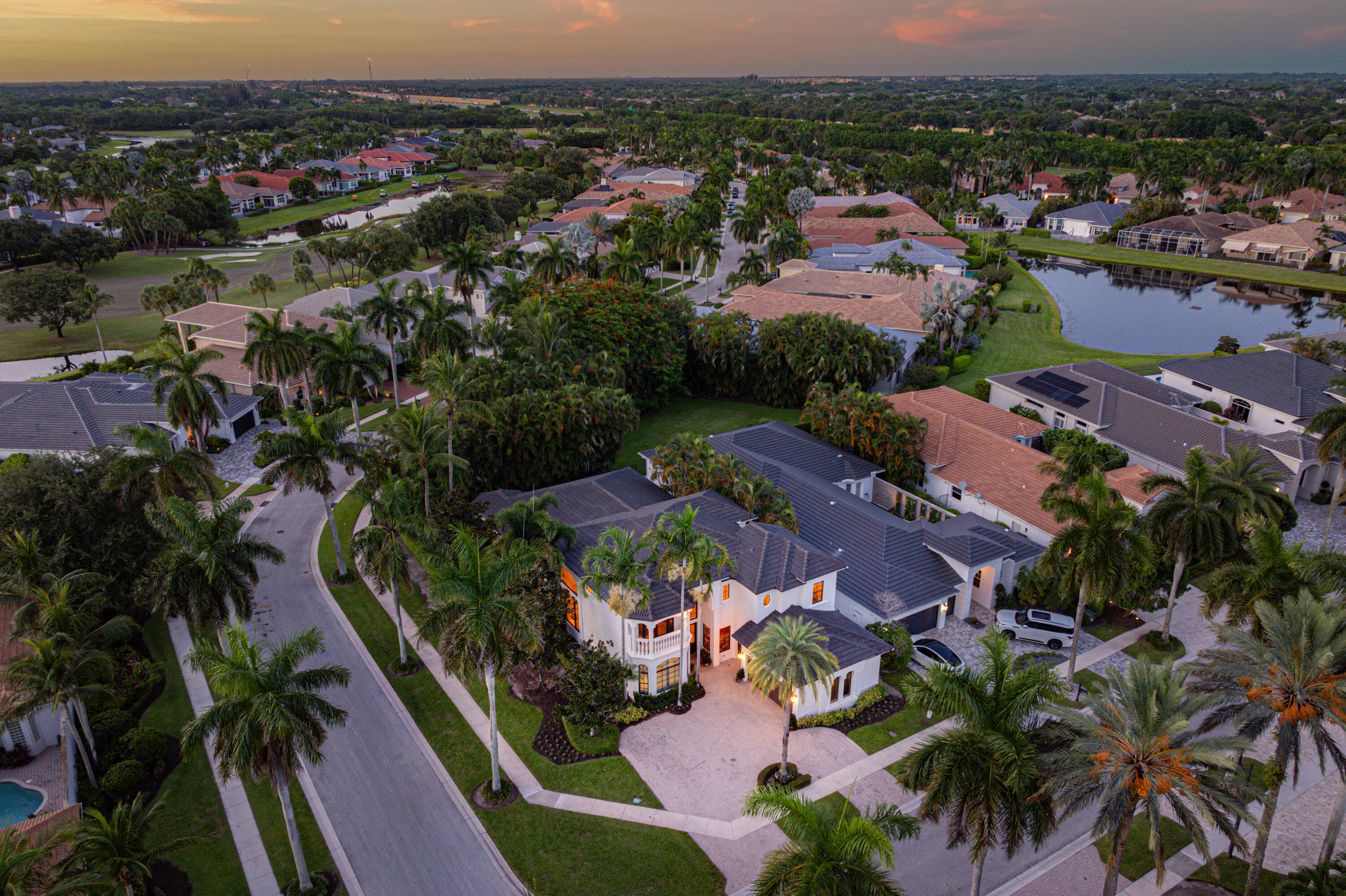 MIZNER COUNTRY CLUB - Residential