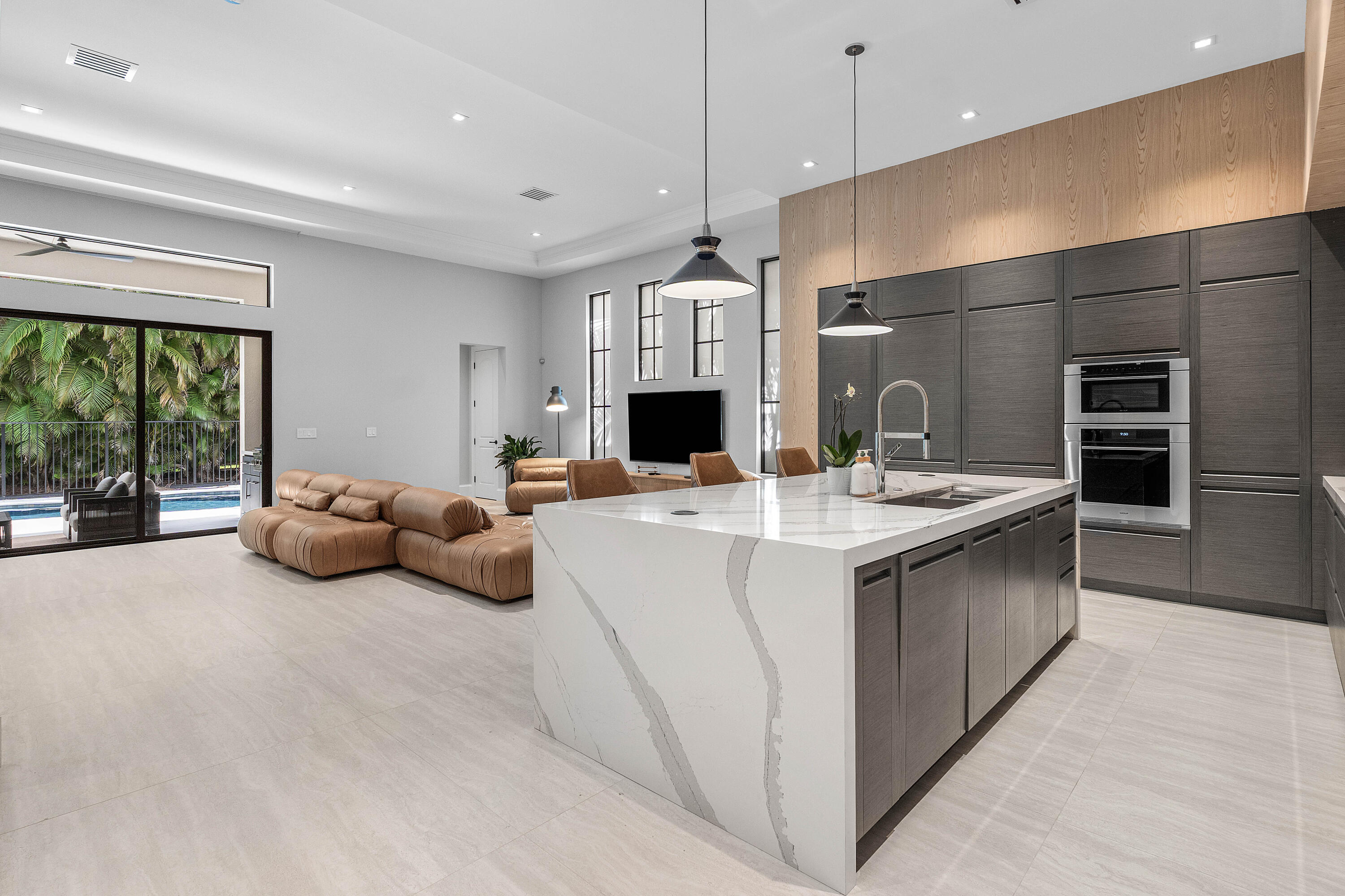 MIZNER COUNTRY CLUB - Residential