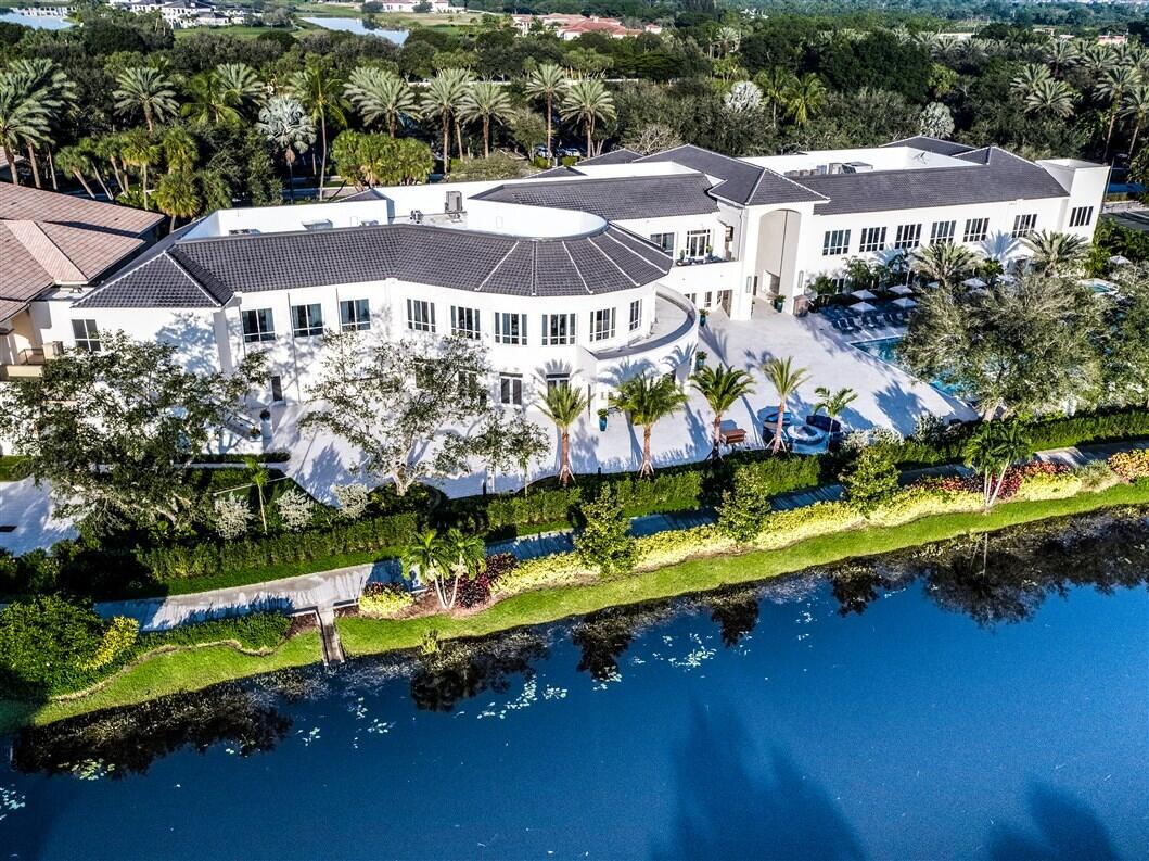 MIZNER COUNTRY CLUB - Residential