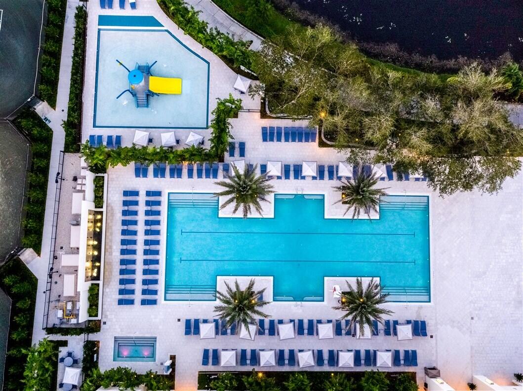 MIZNER COUNTRY CLUB - Residential