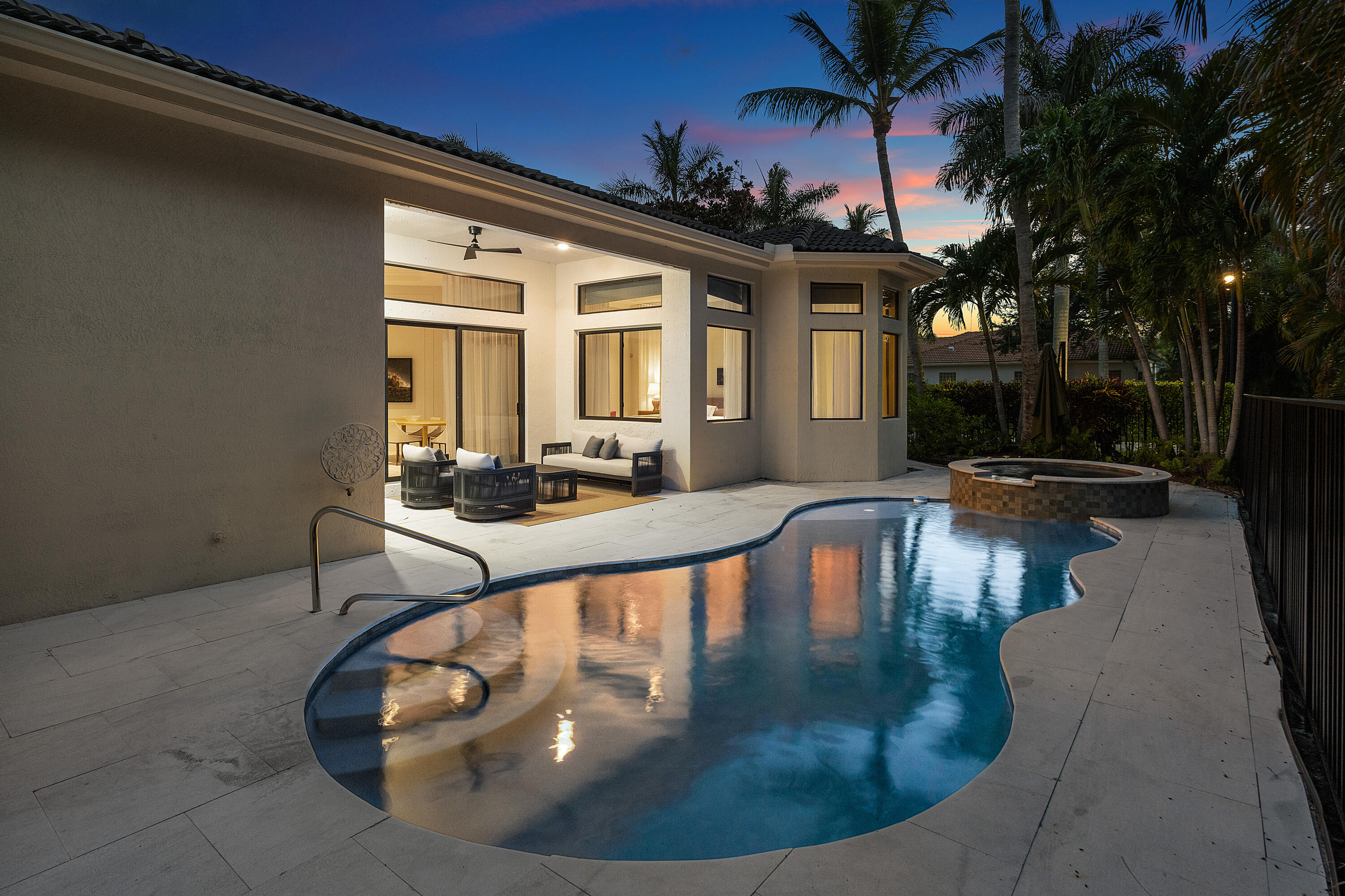 MIZNER COUNTRY CLUB - Residential