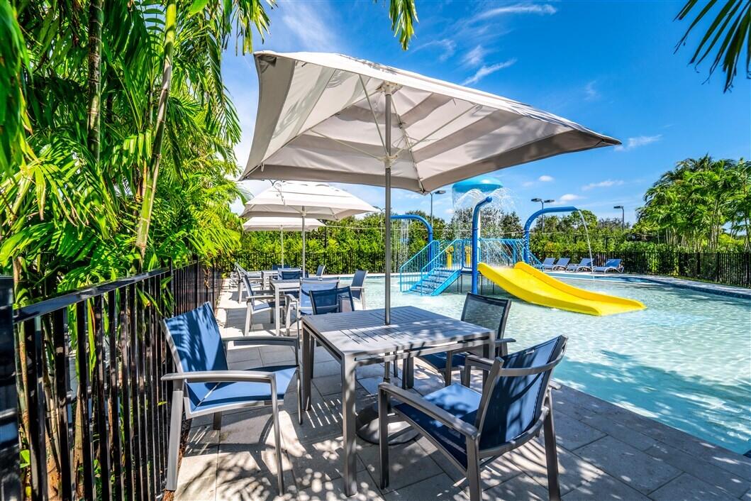 MIZNER COUNTRY CLUB - Residential