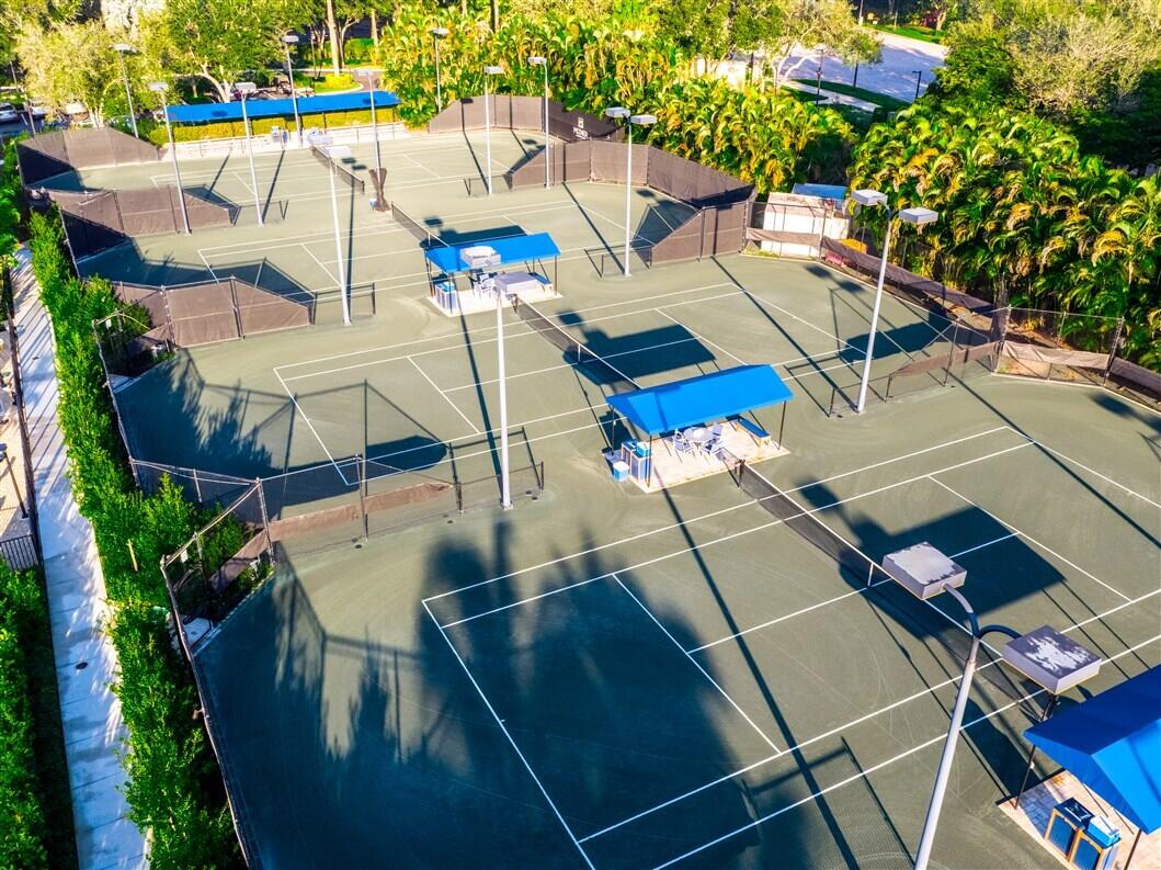 MIZNER COUNTRY CLUB - Residential