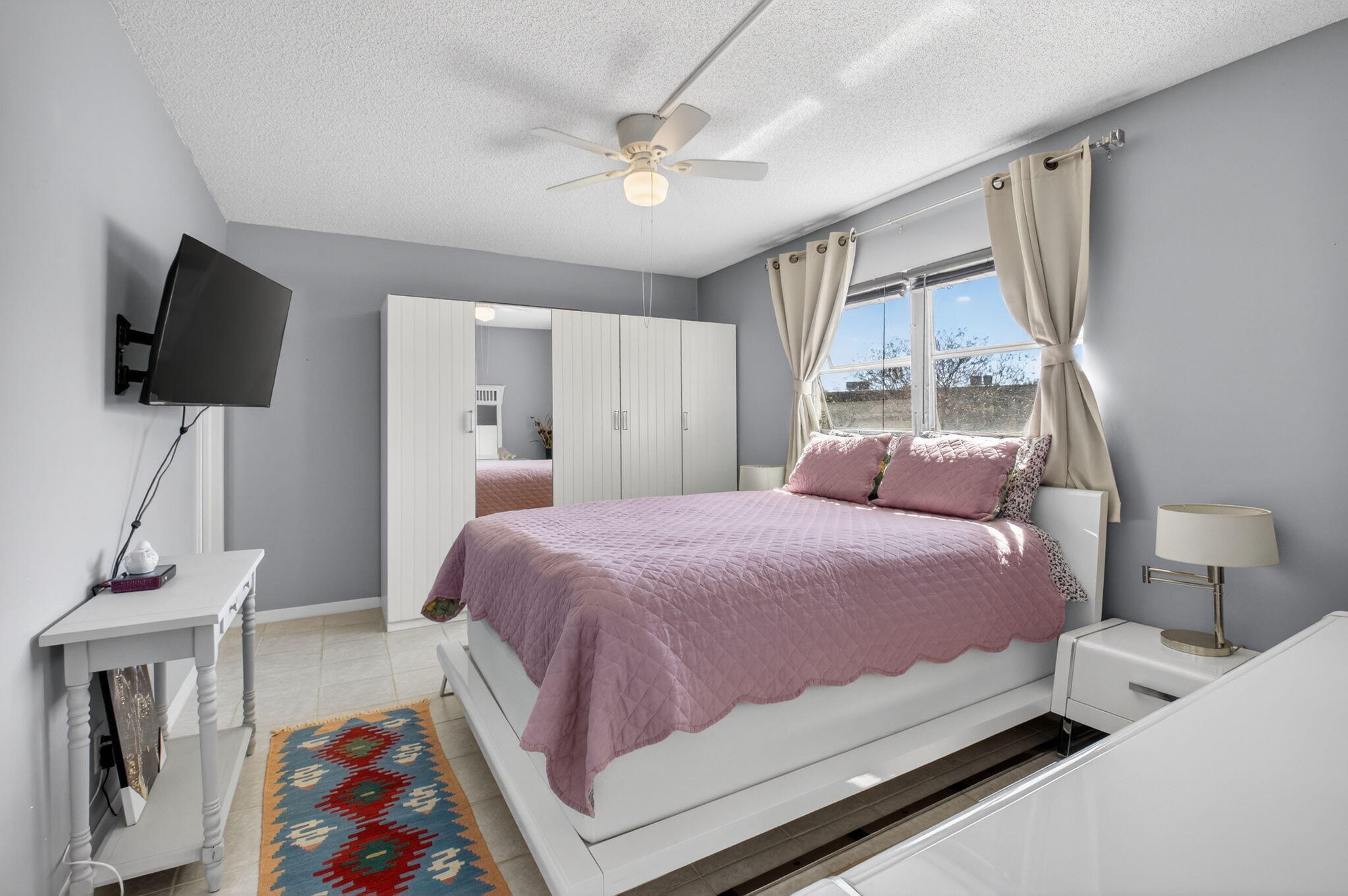 VILLAGES OF ORIOLE ABBEY CONDO - Residential