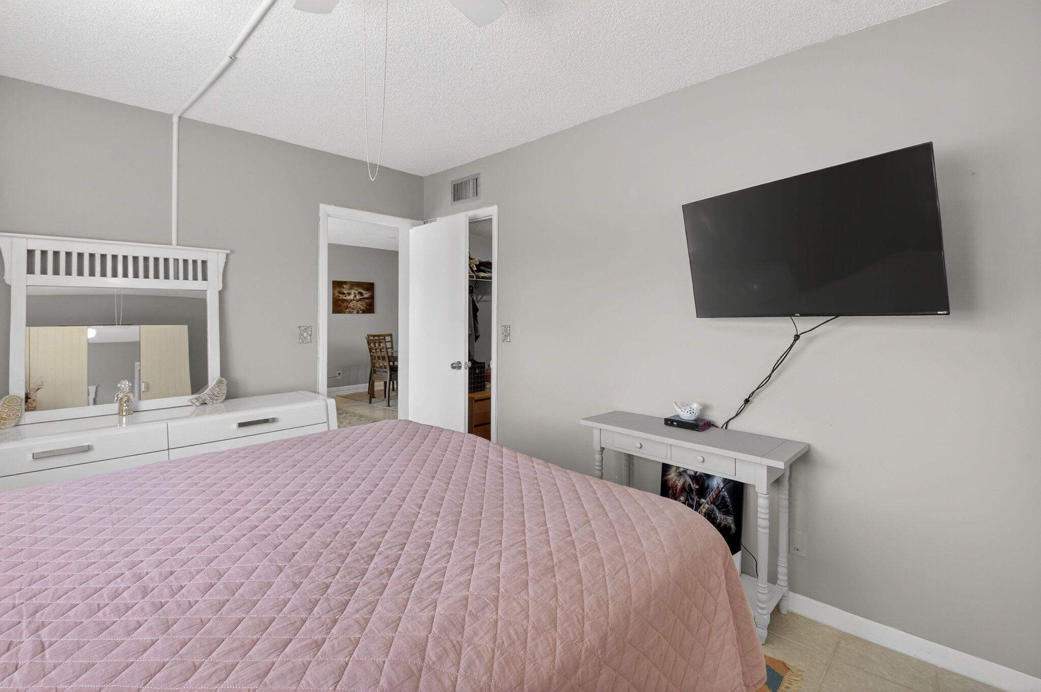 VILLAGES OF ORIOLE ABBEY CONDO - Residential