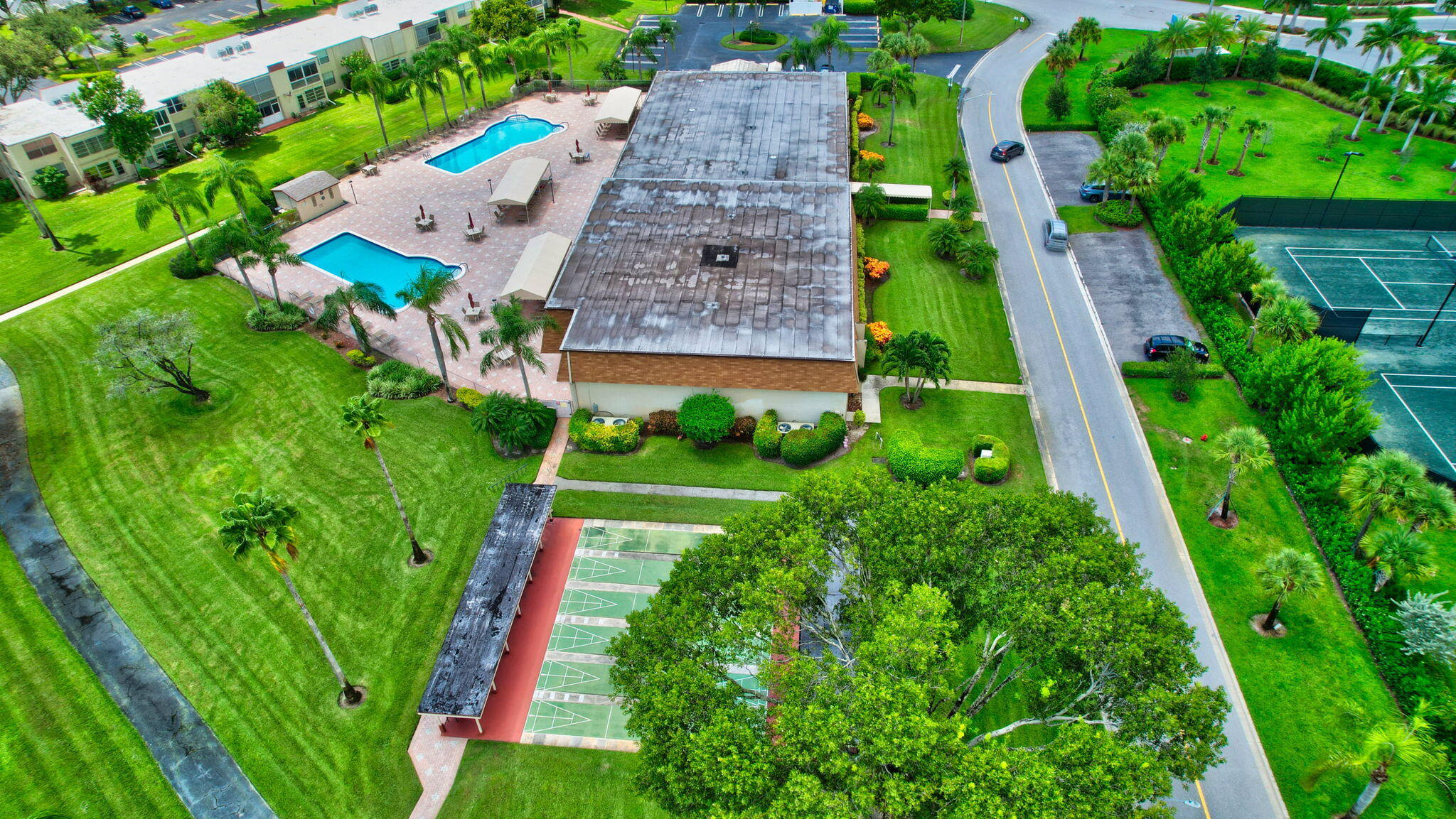VILLAGES OF ORIOLE ABBEY CONDO - Residential