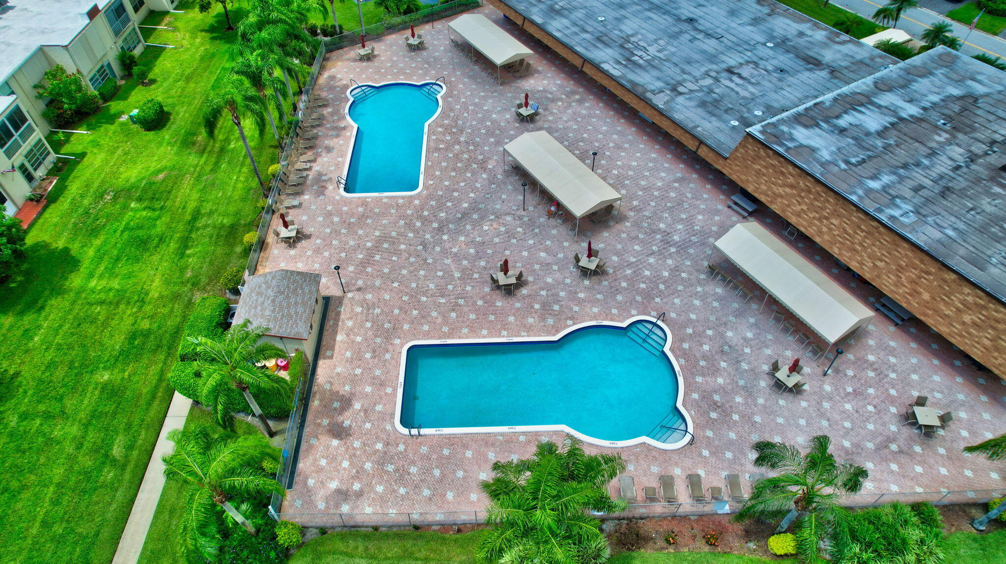 VILLAGES OF ORIOLE ABBEY CONDO - Residential