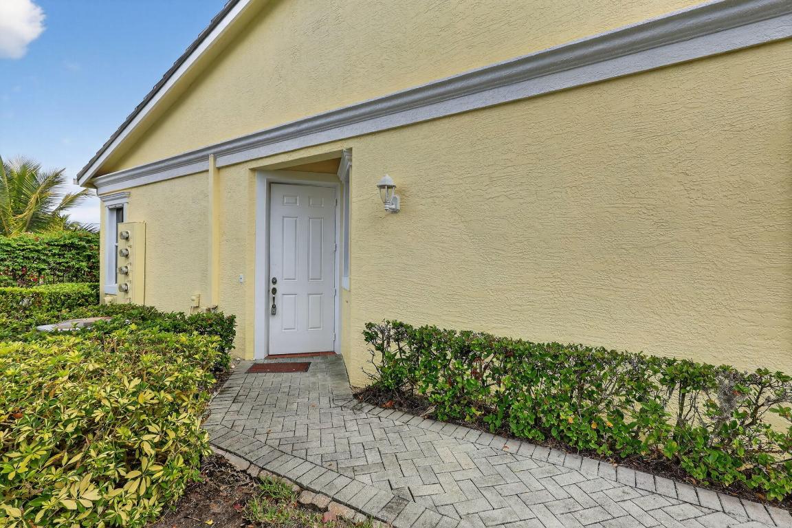 MARINER BAY - Residential