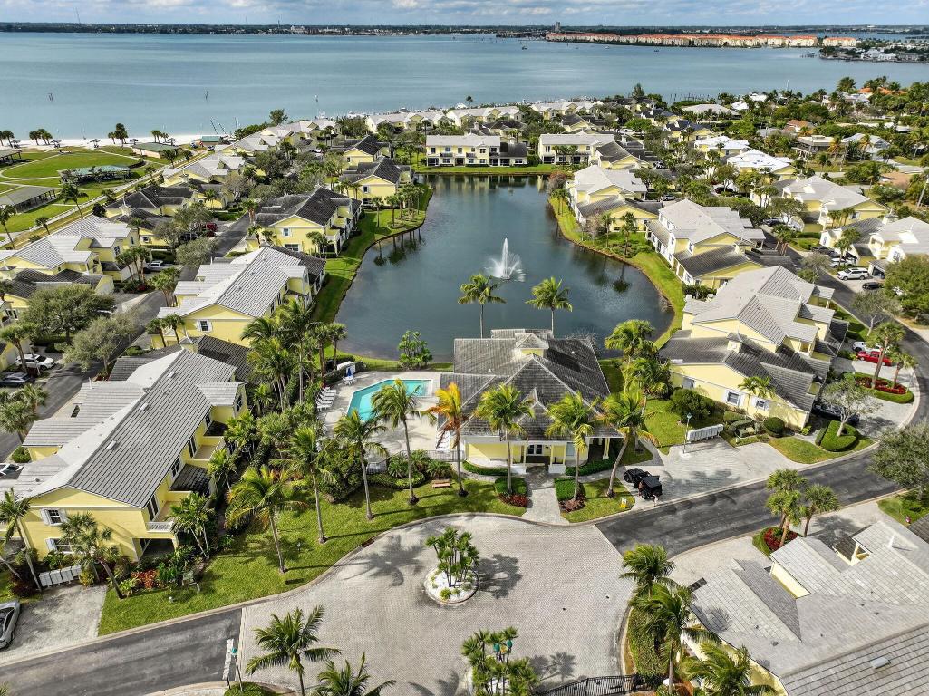 MARINER BAY - Residential
