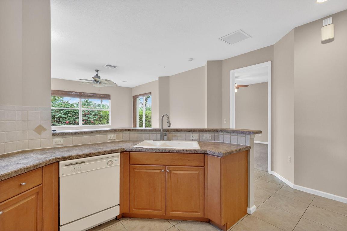 MARINER BAY - Residential