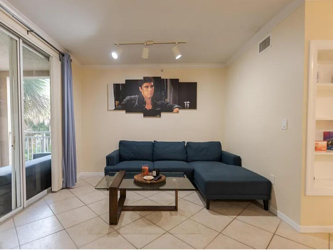 VILLAS AT EMERALD DUNES CONDO - Residential