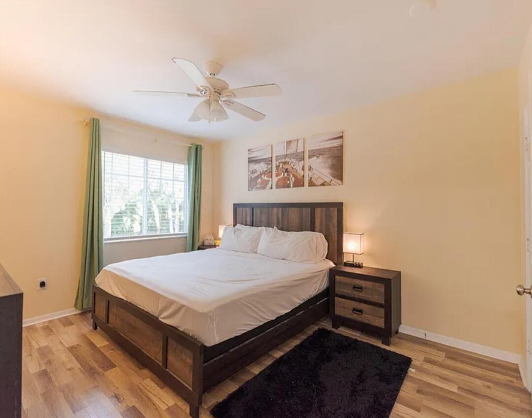 VILLAS AT EMERALD DUNES CONDO - Residential