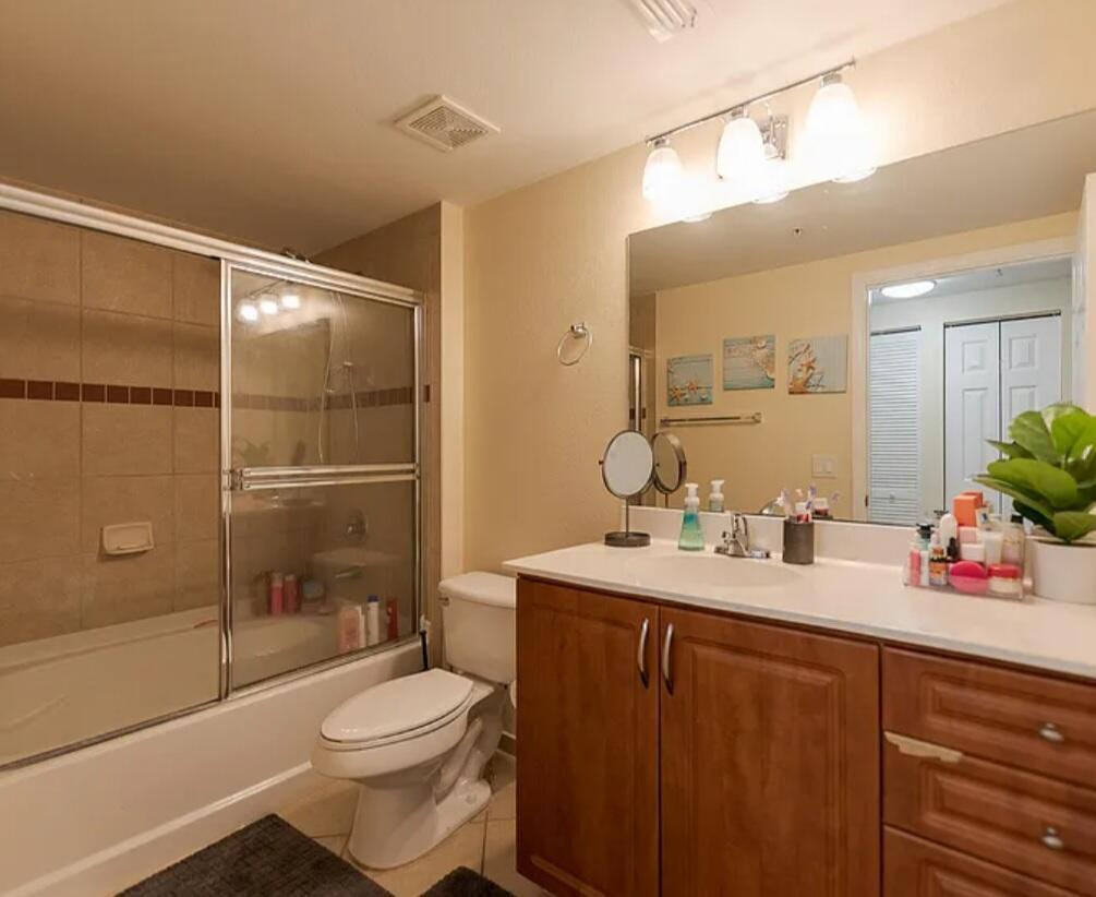 VILLAS AT EMERALD DUNES CONDO - Residential