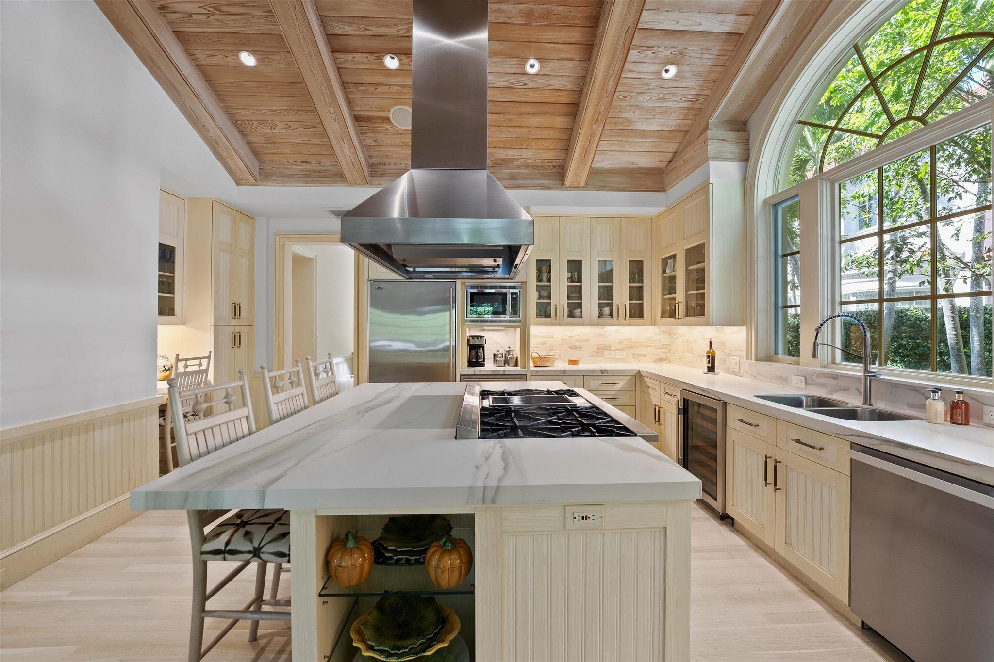 MC INTOSH HOMESITES P B IN - Residential