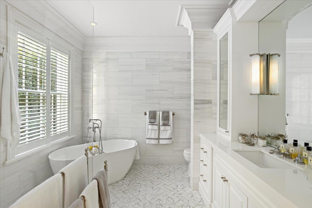 MC INTOSH HOMESITES P B IN - Residential