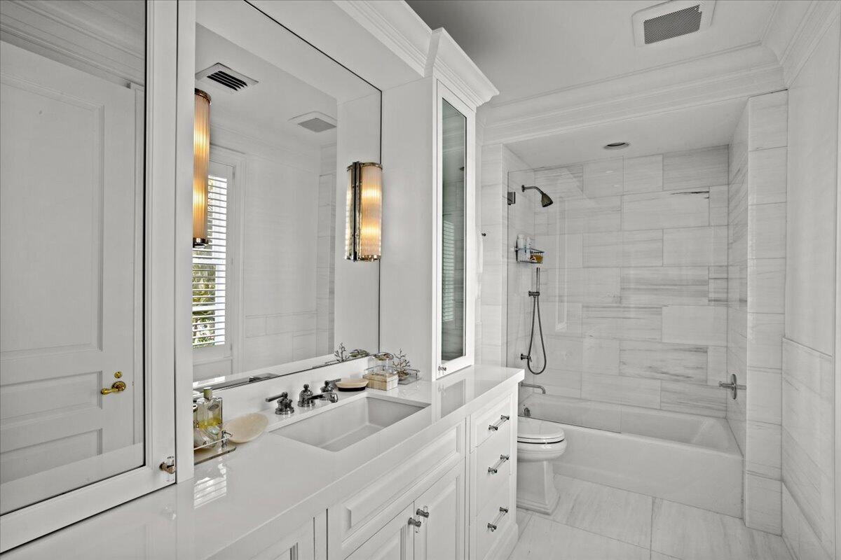MC INTOSH HOMESITES P B IN - Residential
