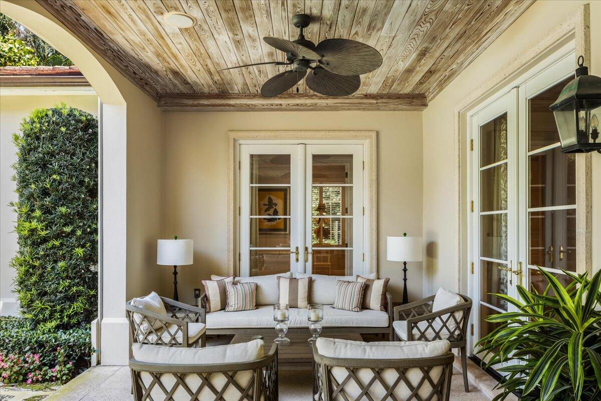 MC INTOSH HOMESITES P B IN - Residential