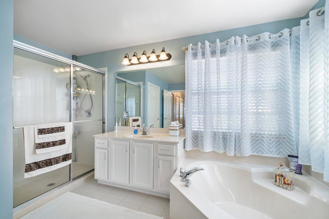 CANYON LAKES 1 - Residential Lease