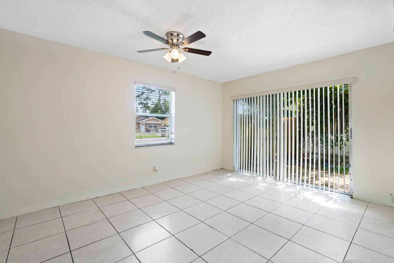 ROYAL PALM ESTATES 3 - Residential Lease