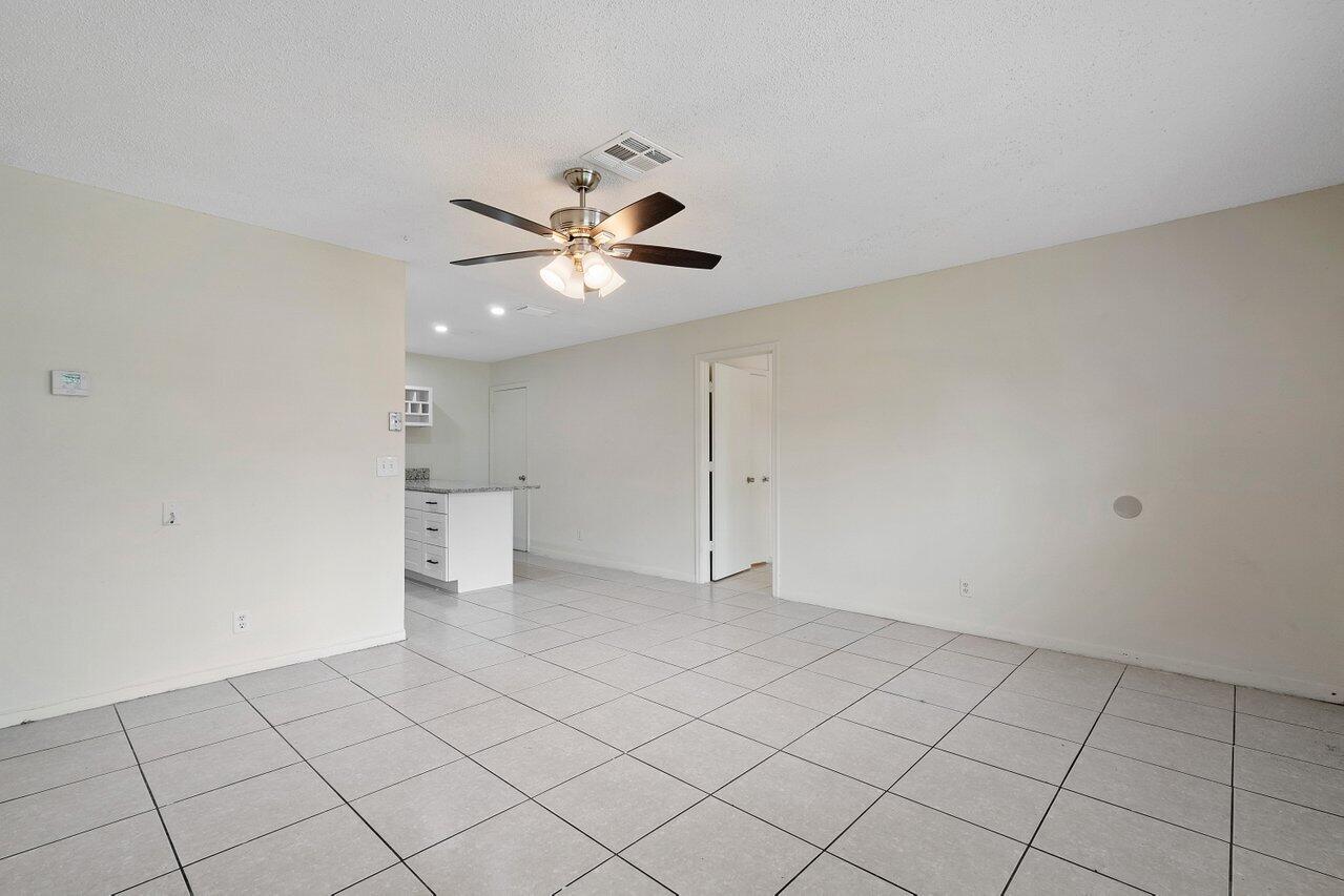 ROYAL PALM ESTATES 3 - Residential Lease