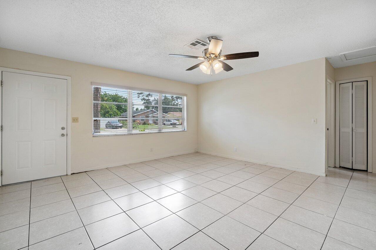 ROYAL PALM ESTATES 3 - Residential Lease