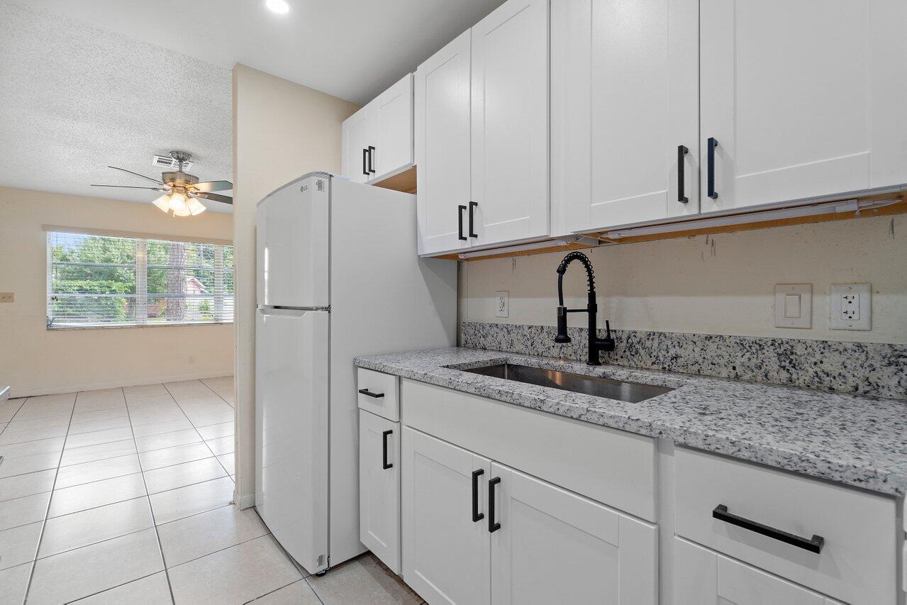 ROYAL PALM ESTATES 3 - Residential Lease