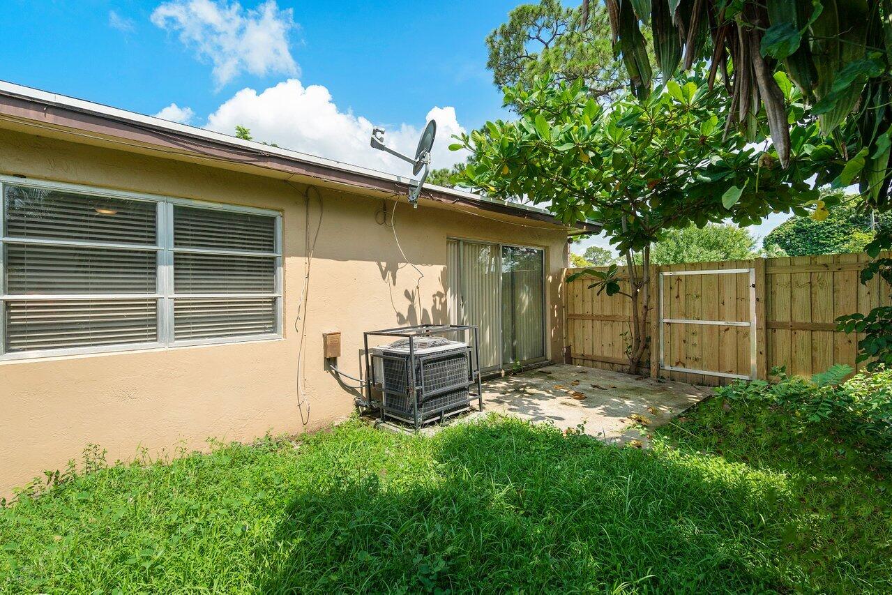 ROYAL PALM ESTATES 3 - Residential Lease