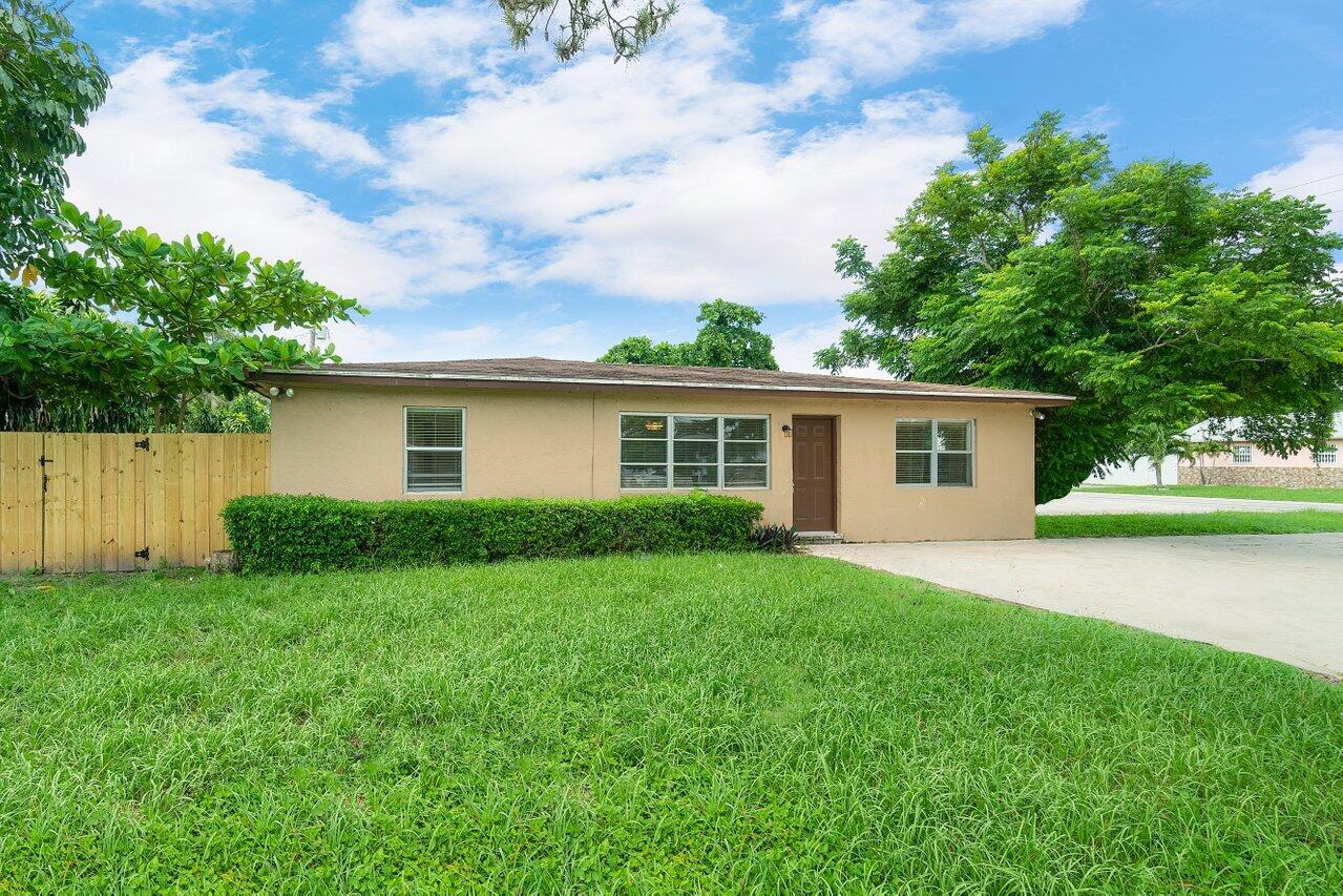 ROYAL PALM ESTATES 3 - Residential Lease