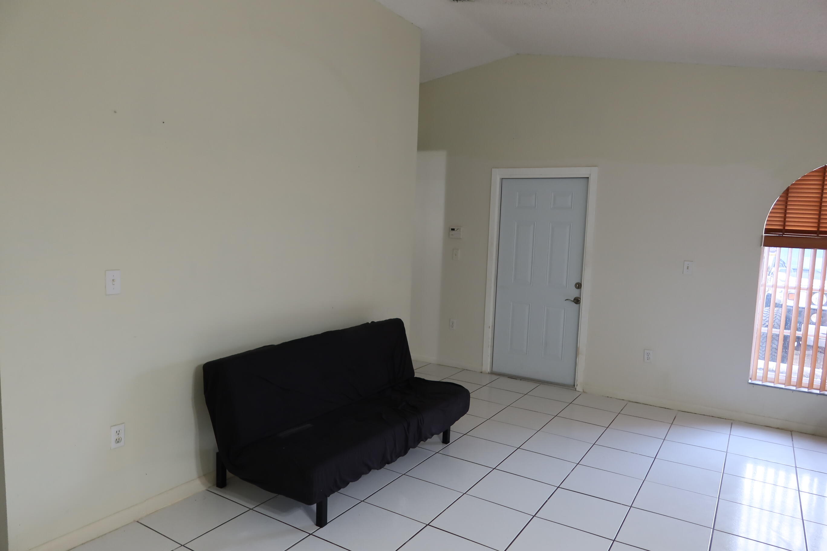 LOS PALACIOS II CONDO - Residential
