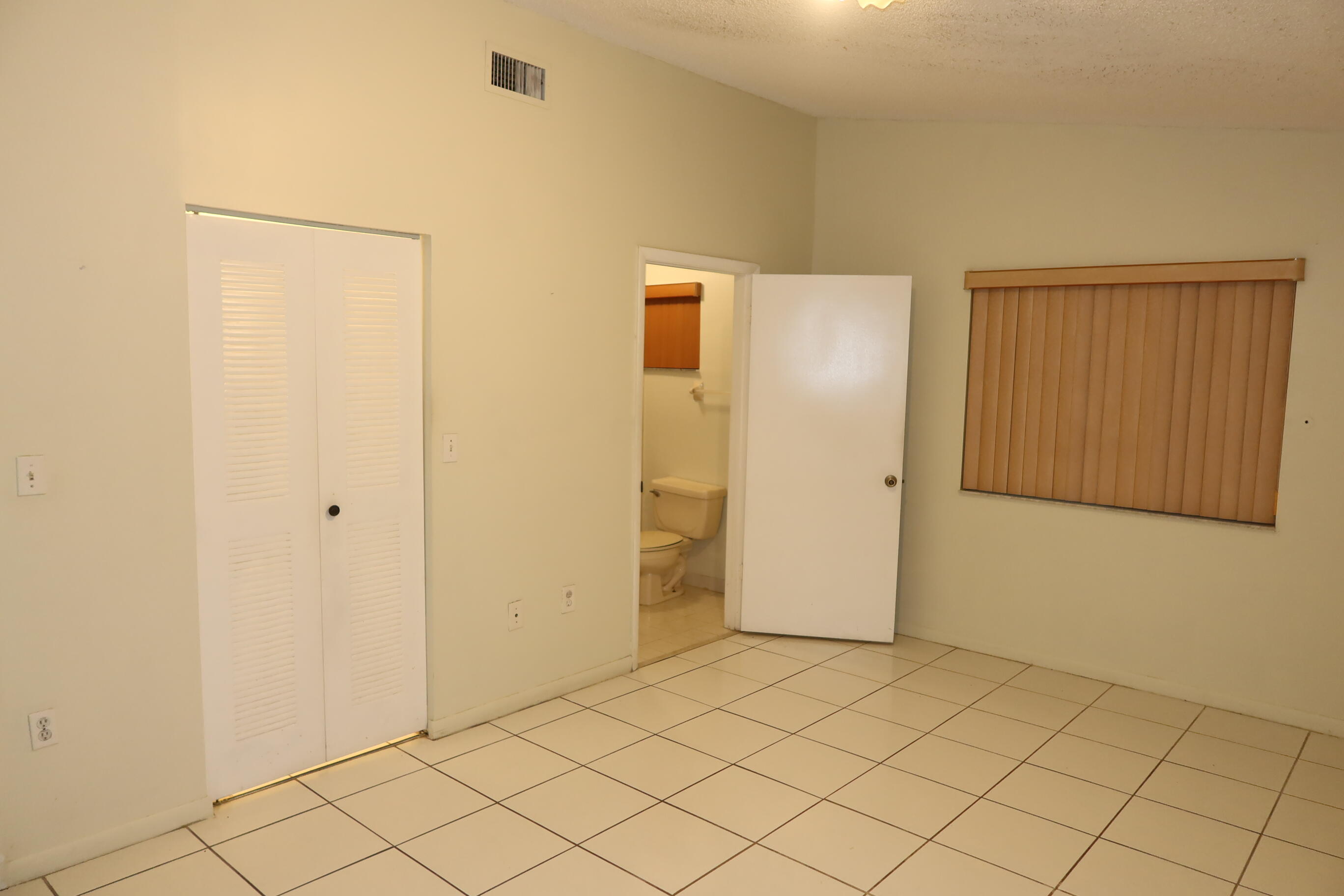 LOS PALACIOS II CONDO - Residential