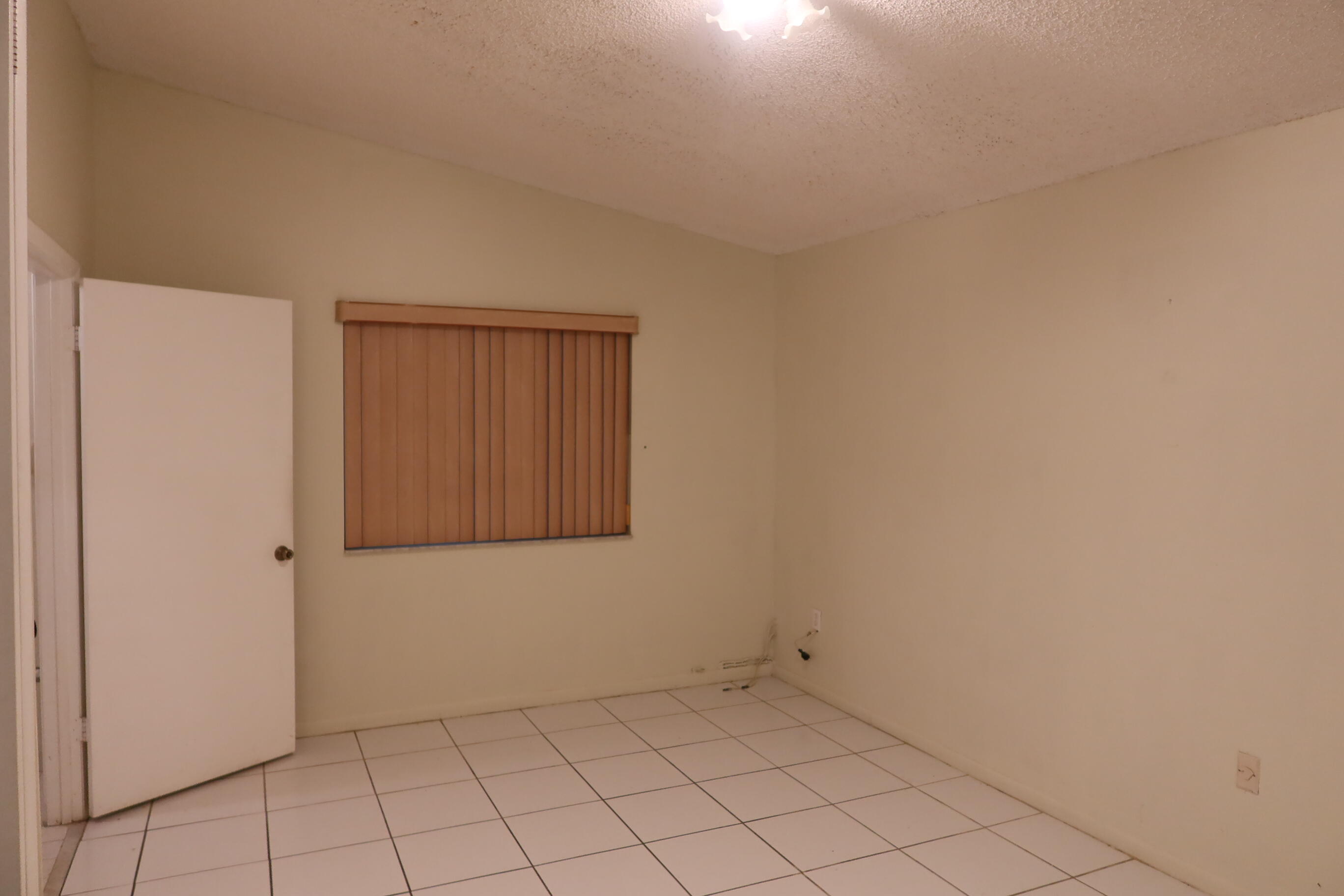 LOS PALACIOS II CONDO - Residential