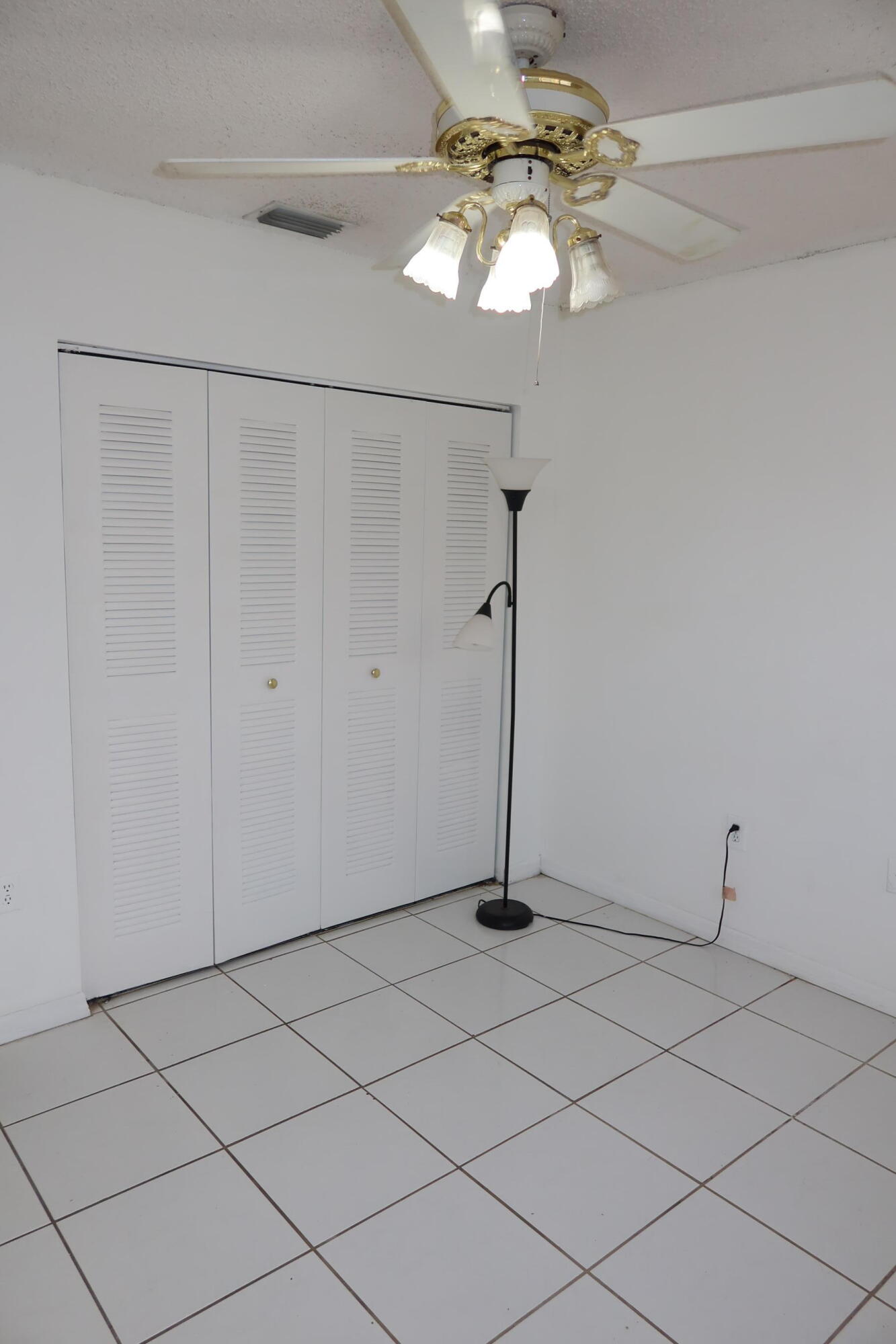 LOS PALACIOS II CONDO - Residential