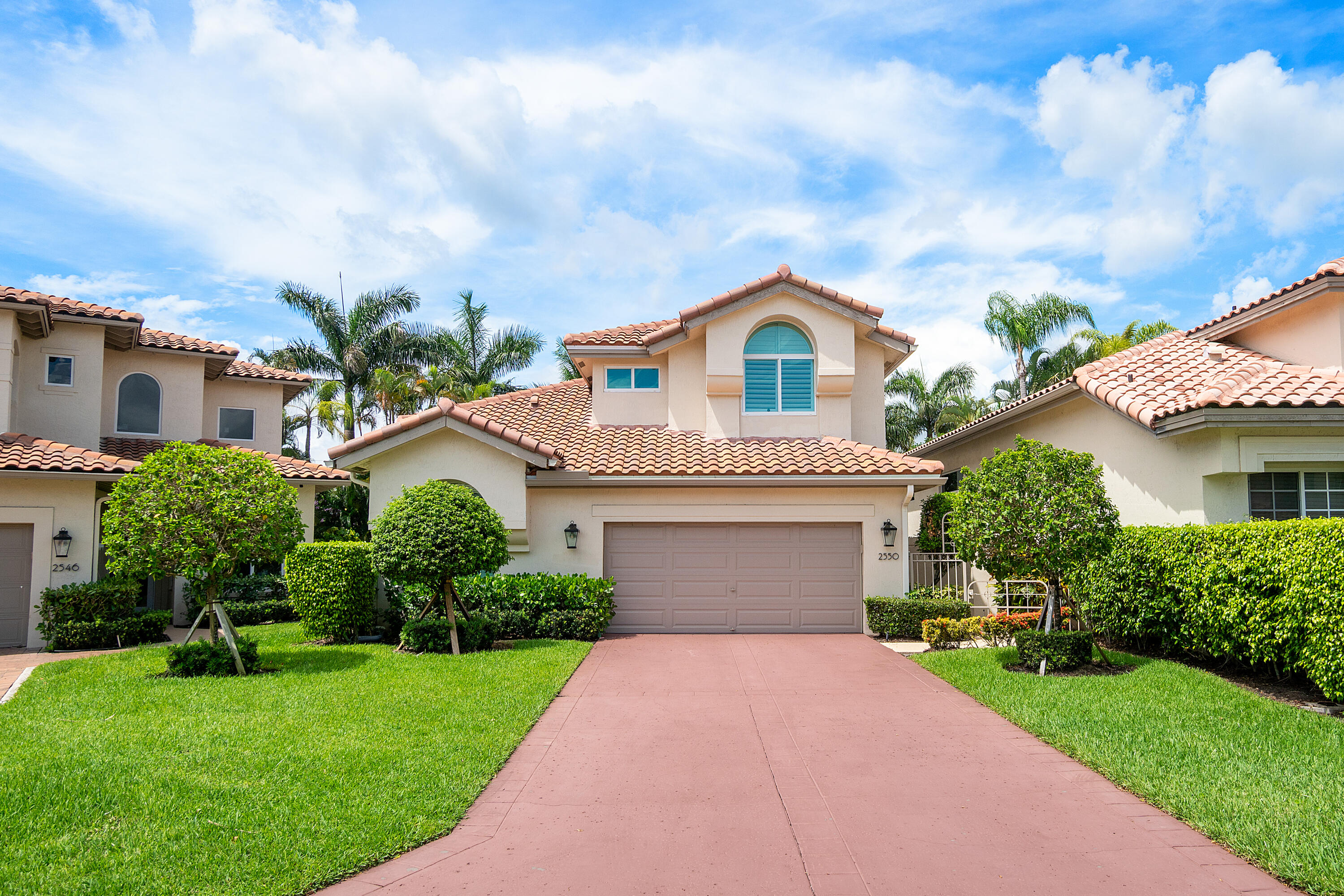 LAUREL POINTE - Residential