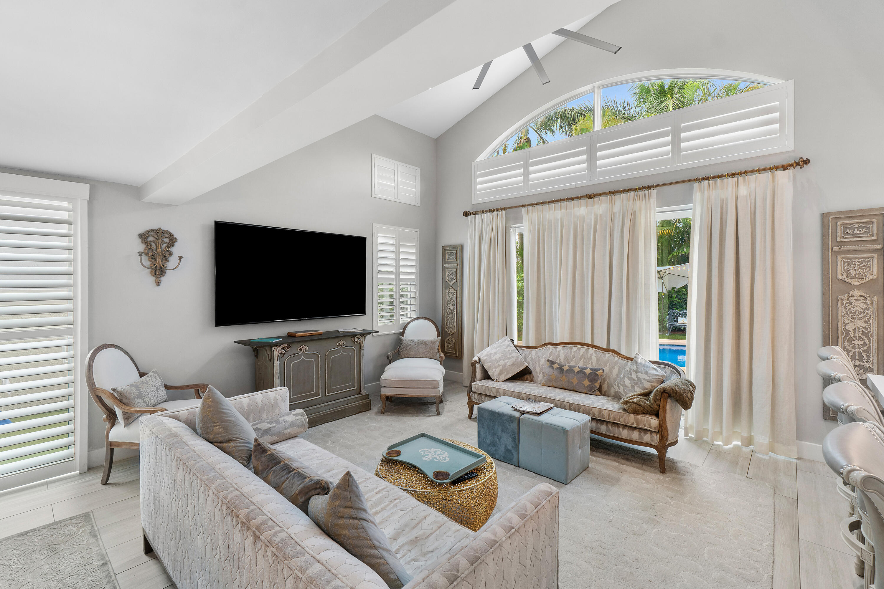 LAUREL POINTE - Residential