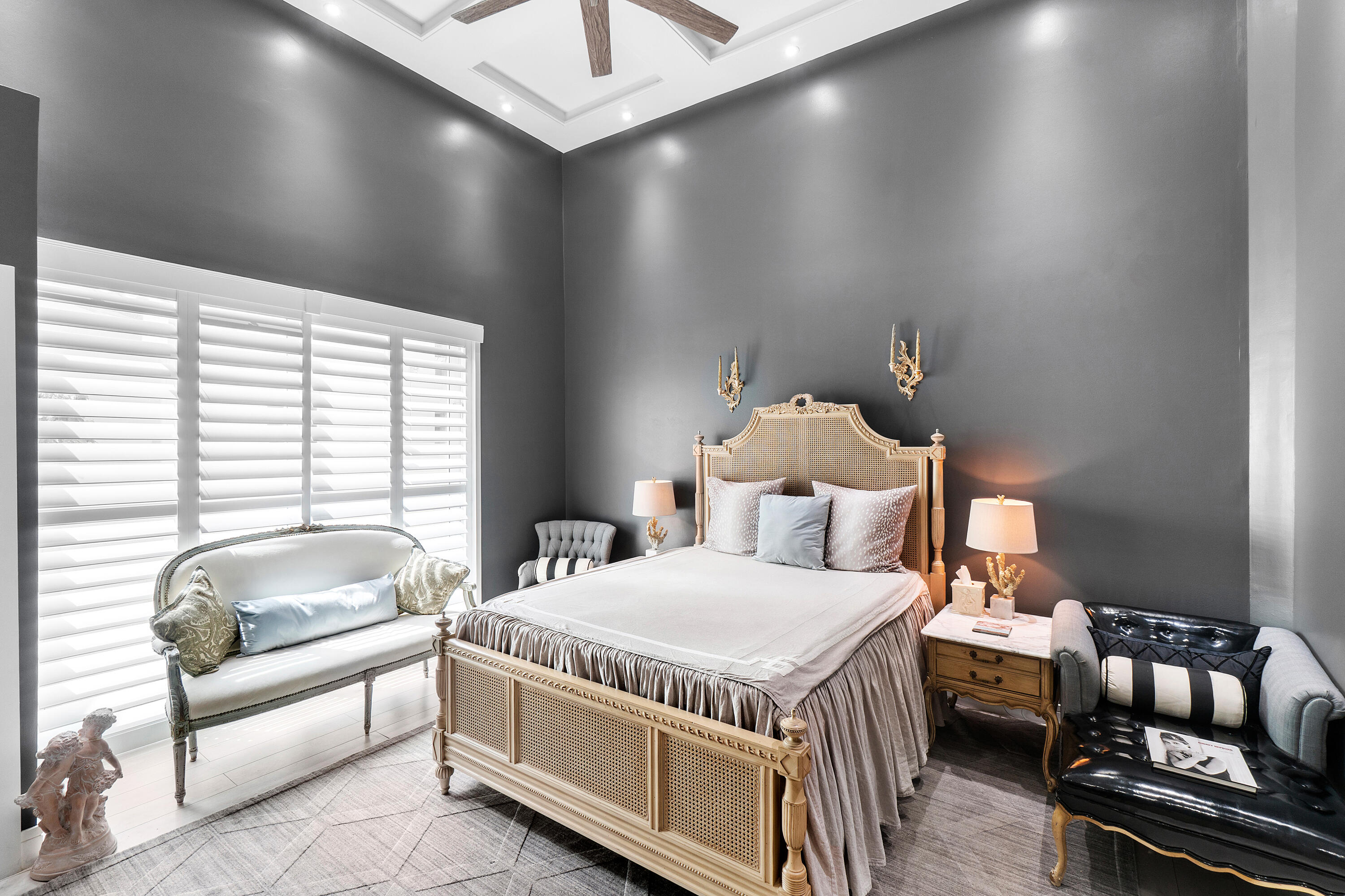 LAUREL POINTE - Residential
