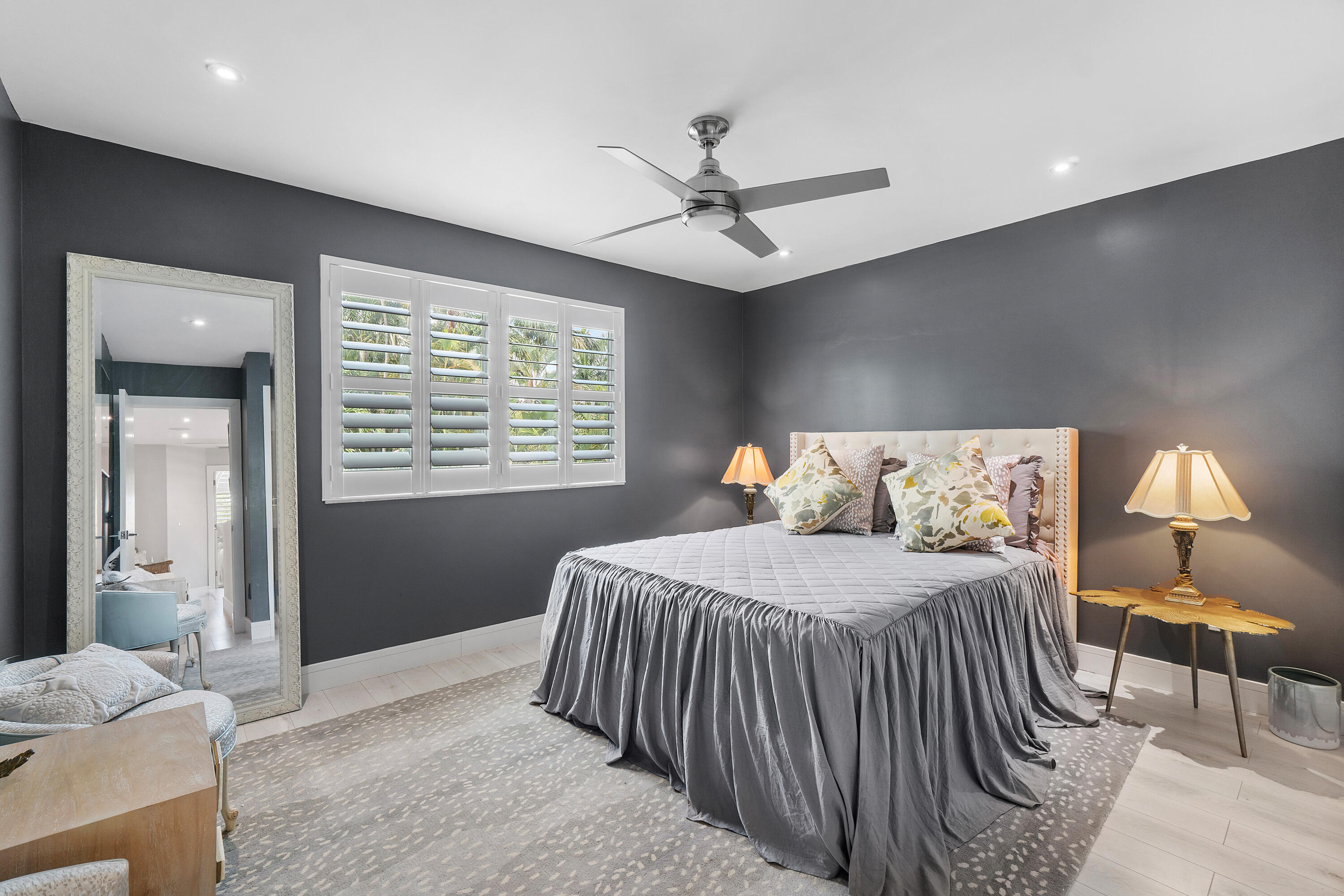 LAUREL POINTE - Residential