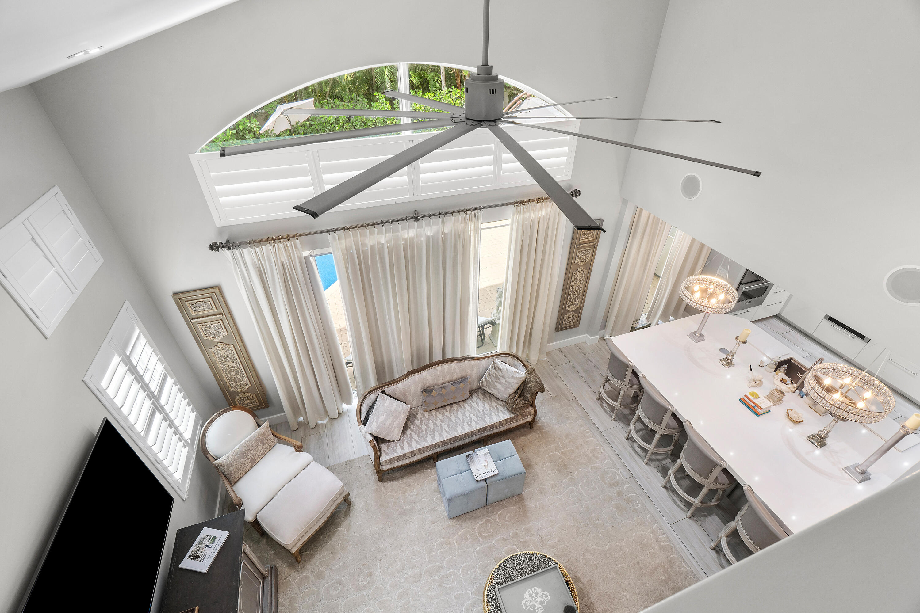 LAUREL POINTE - Residential