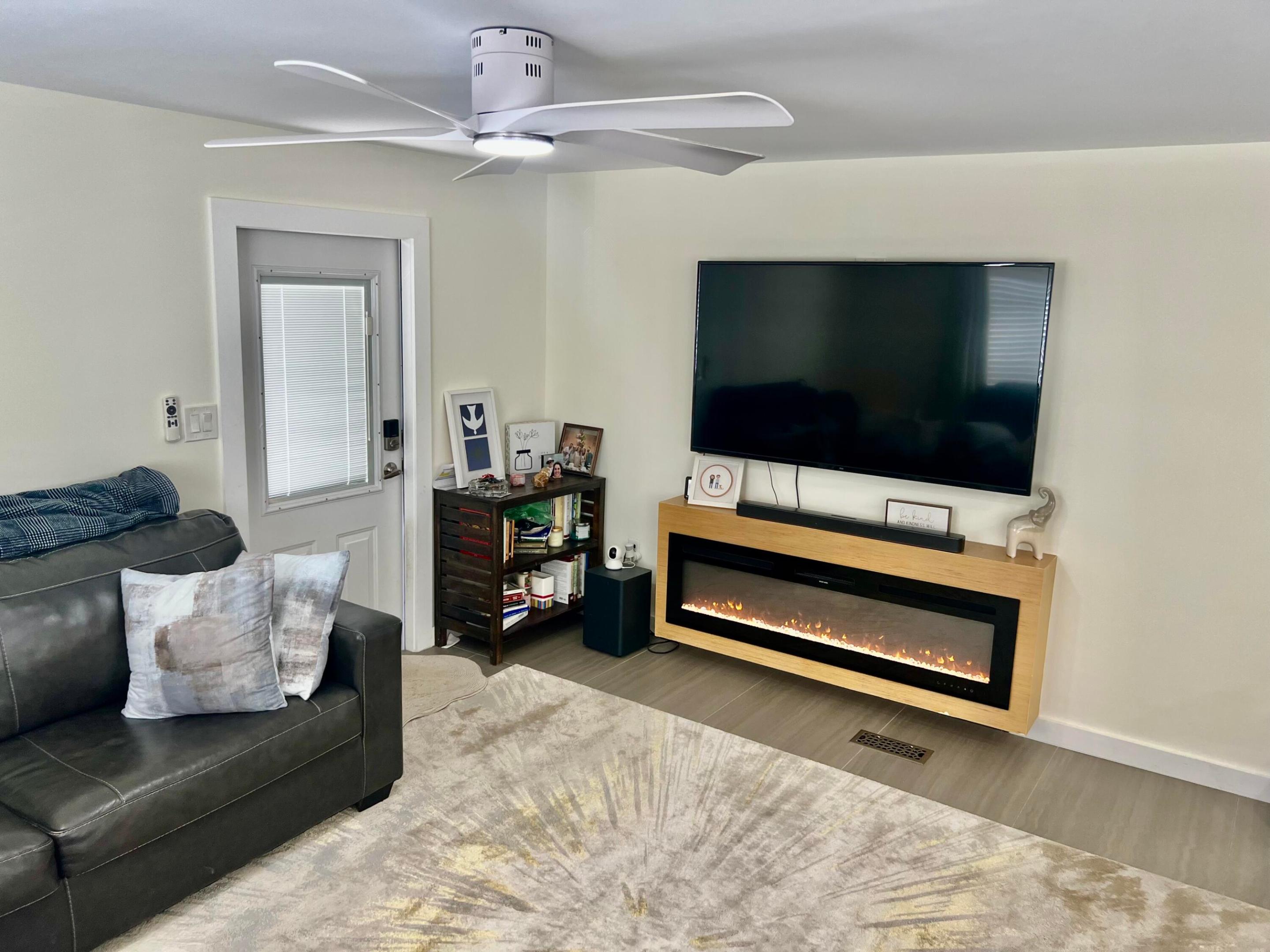 TALLOWWOOD ISLE - Residential