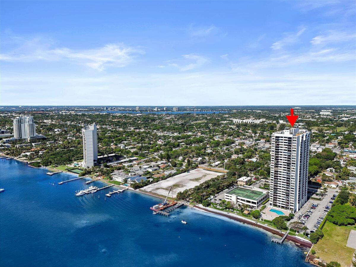 PALM BEACH HOUSE CONDO - Residential