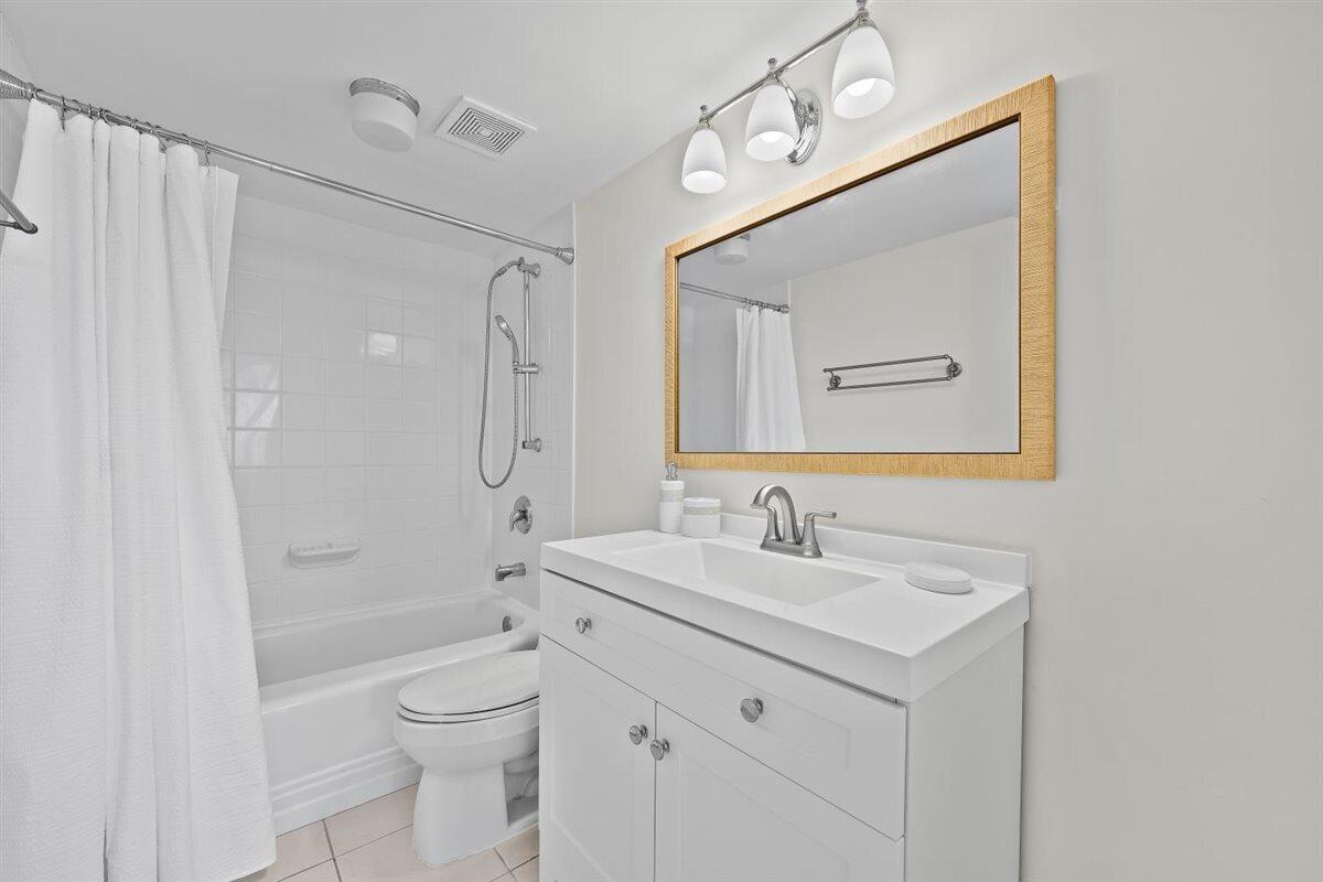 PALM BEACH HOUSE CONDO - Residential