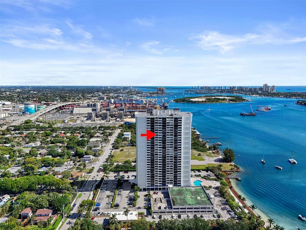 PALM BEACH HOUSE CONDO - Residential