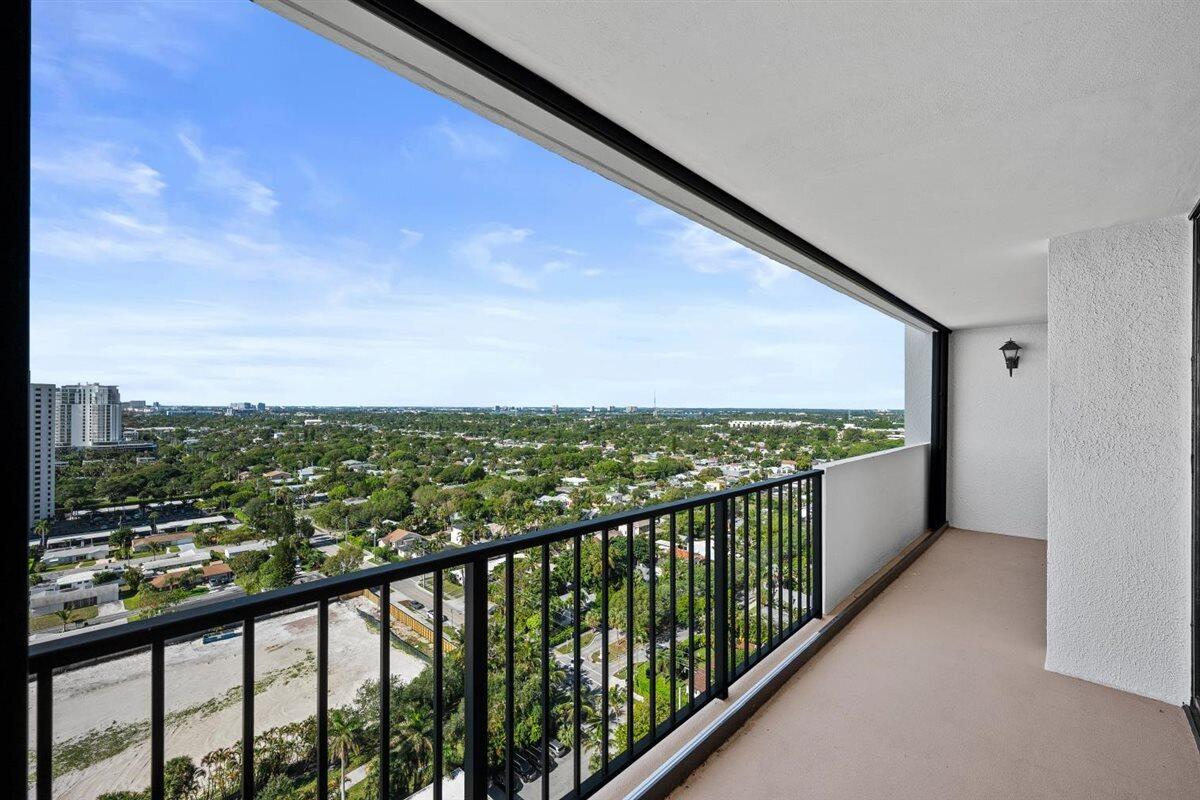 PALM BEACH HOUSE CONDO - Residential